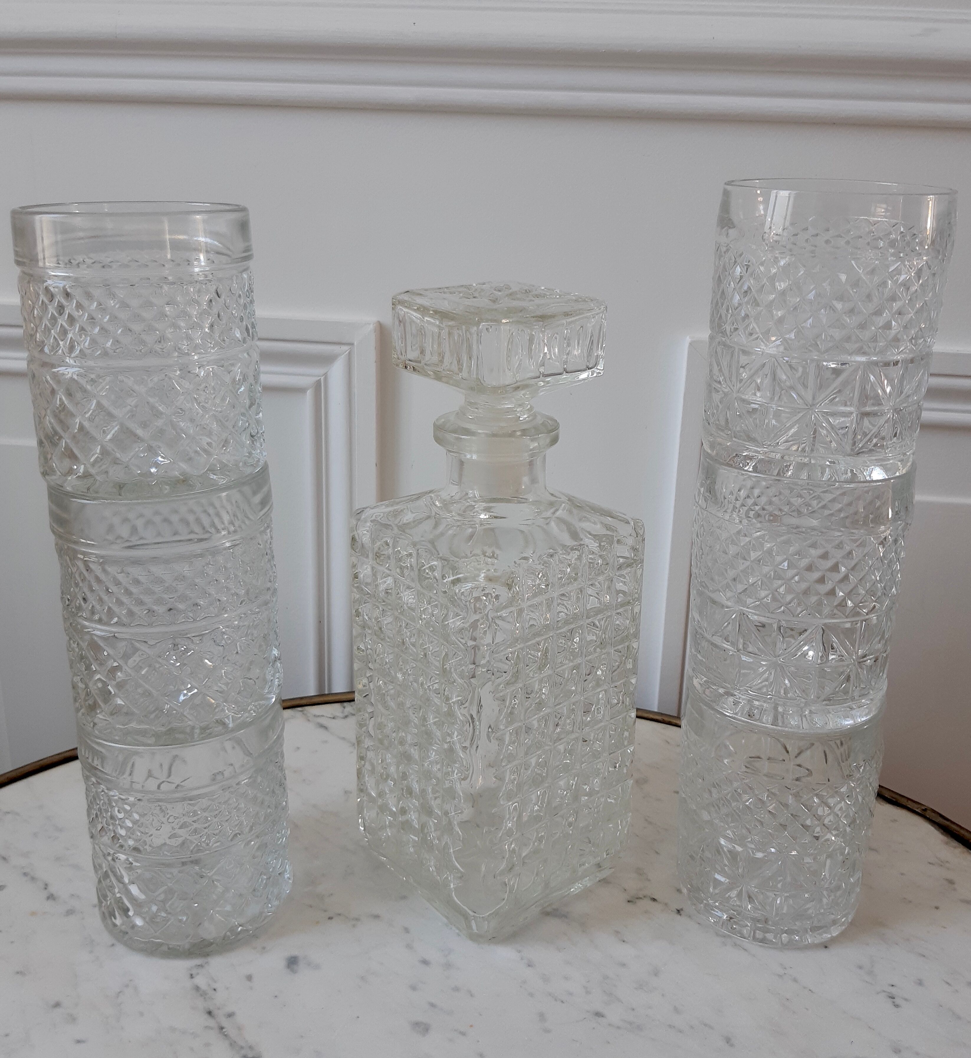 Batch of decanter and its 6 whiskey glasses