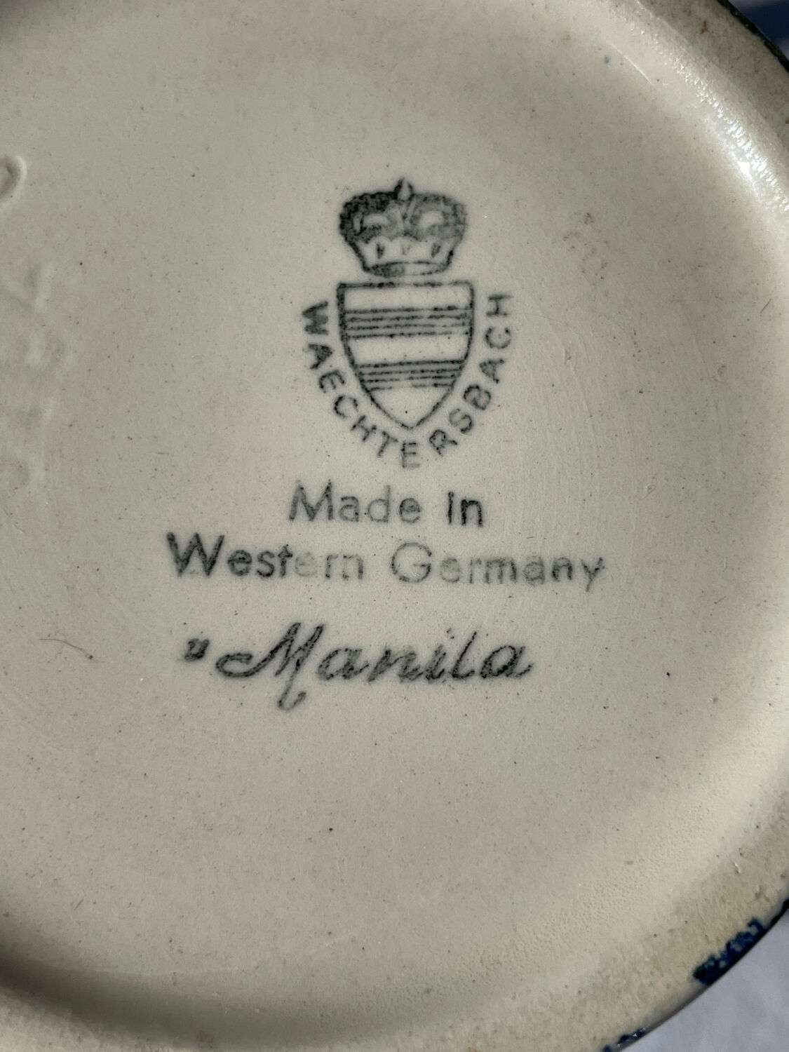 Mug cup with foliage decoration