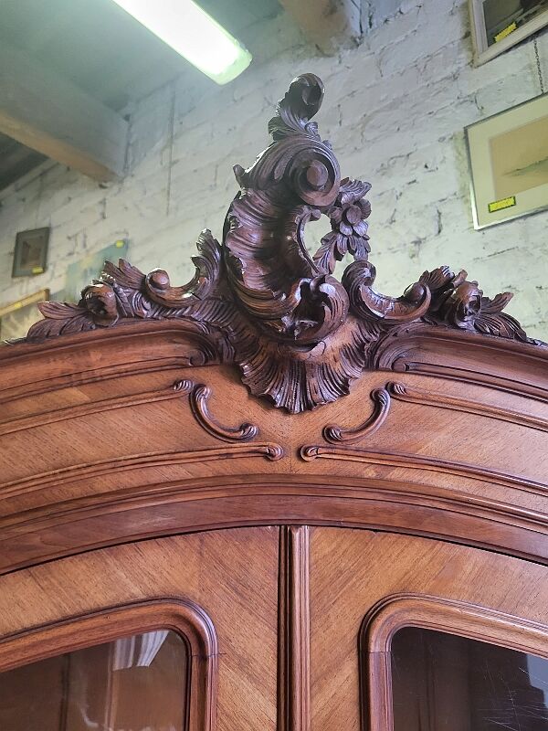 Bookcase Louis XV rocaille 2 walnut doors