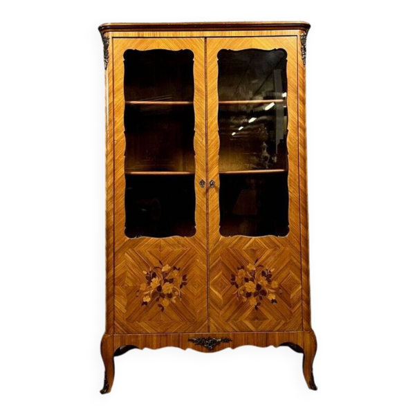 Bibliothèque style Louis XV en marqueterie de bois précieux circa 1900