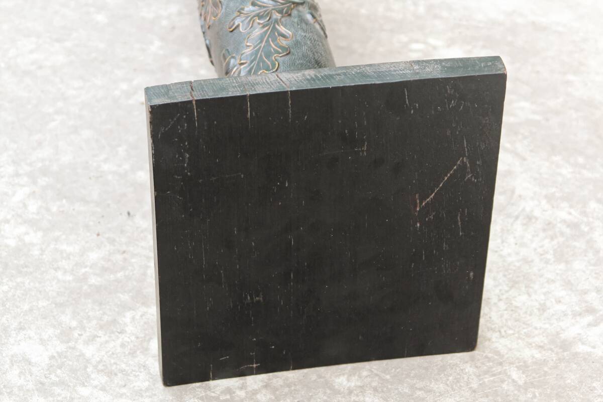 Napoleon 3 carved wooden column oak leaves