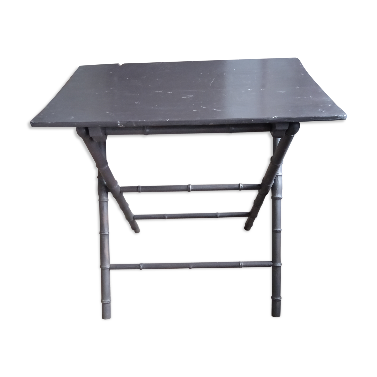 Folding table
