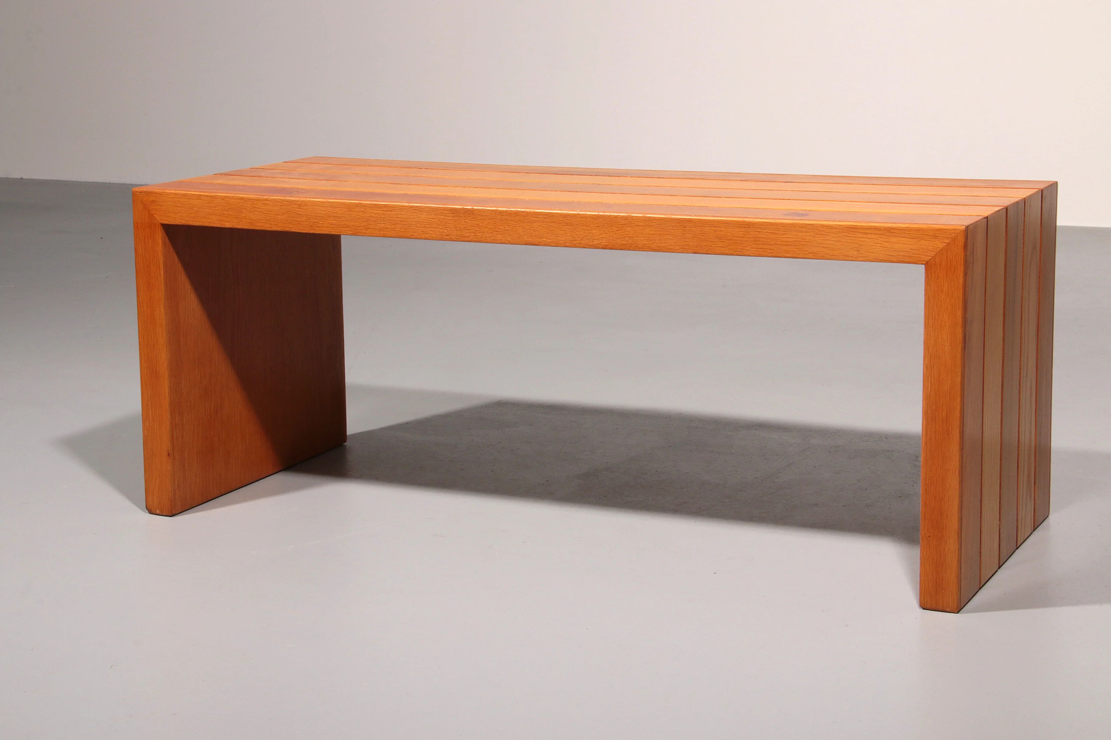 Elegant Italian mid-century beechwood bench (1960s)