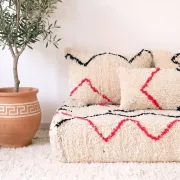 Canapé de sol en tapis Azilal fait main 180 cm avec coussins moelleux