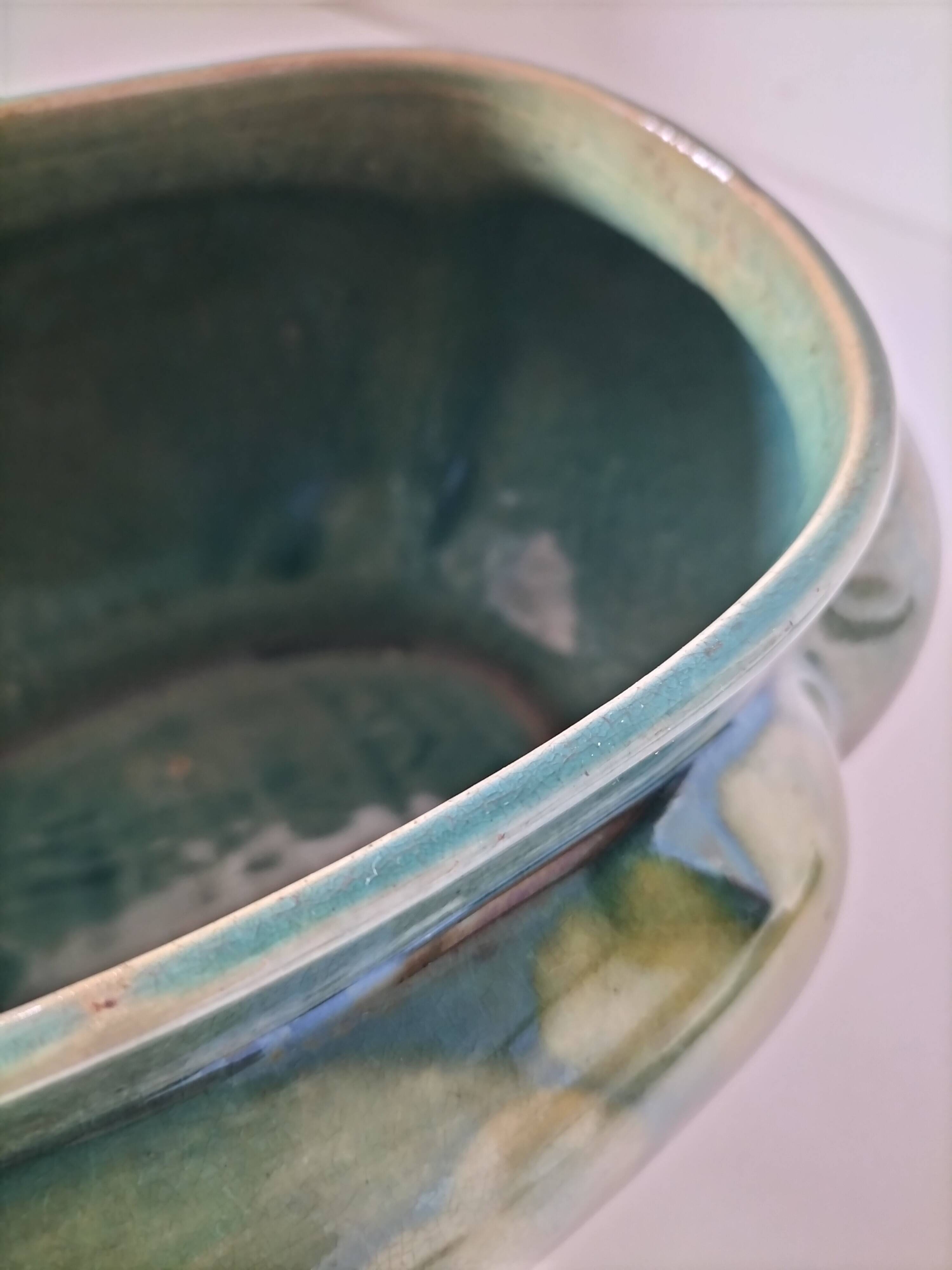 Cache-pot Art déco lobé en faïence émaillée vert turquoise