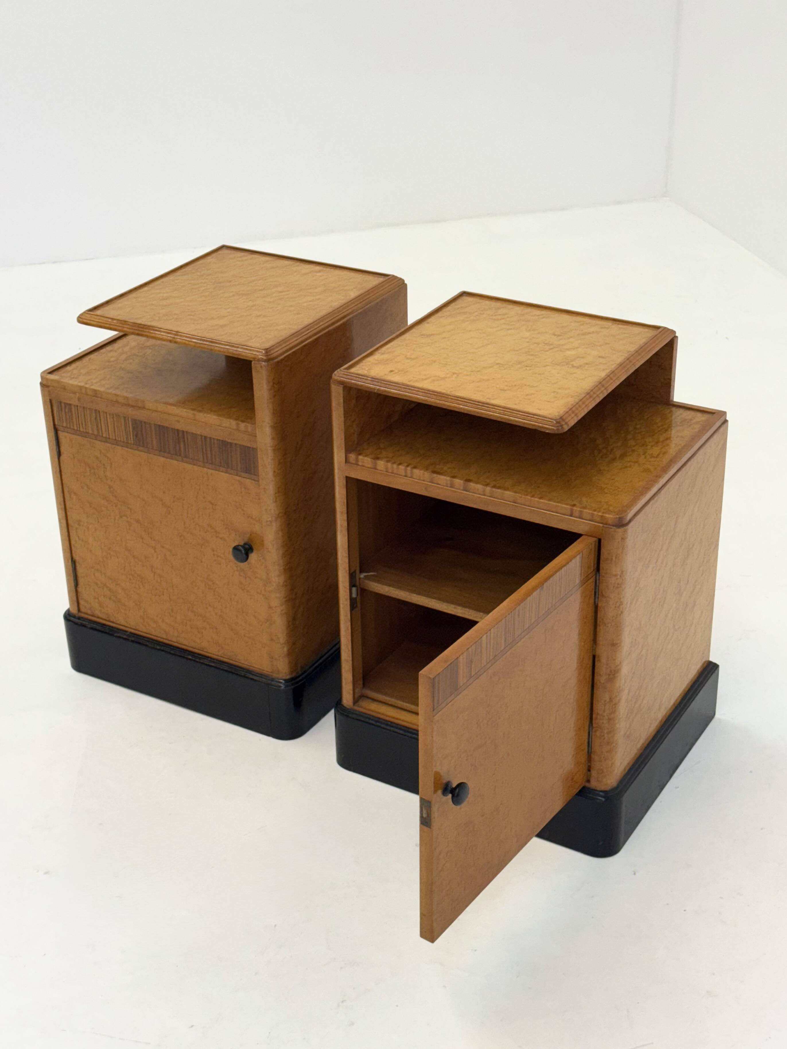 Ensemble de 2 chevets Art Déco en placage de loupe