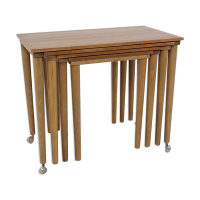 Tables gigognes mid-century en teck scandinavie