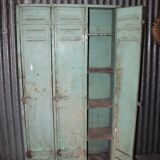 Metal cabinet, 3 door lockers