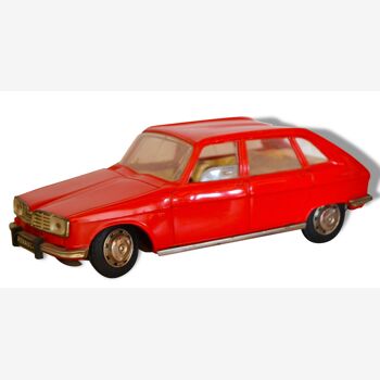 Renault 16 rouge Joustra