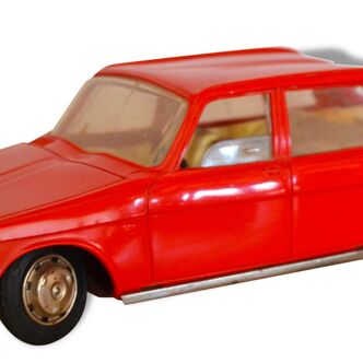 Renault 16 rouge Joustra