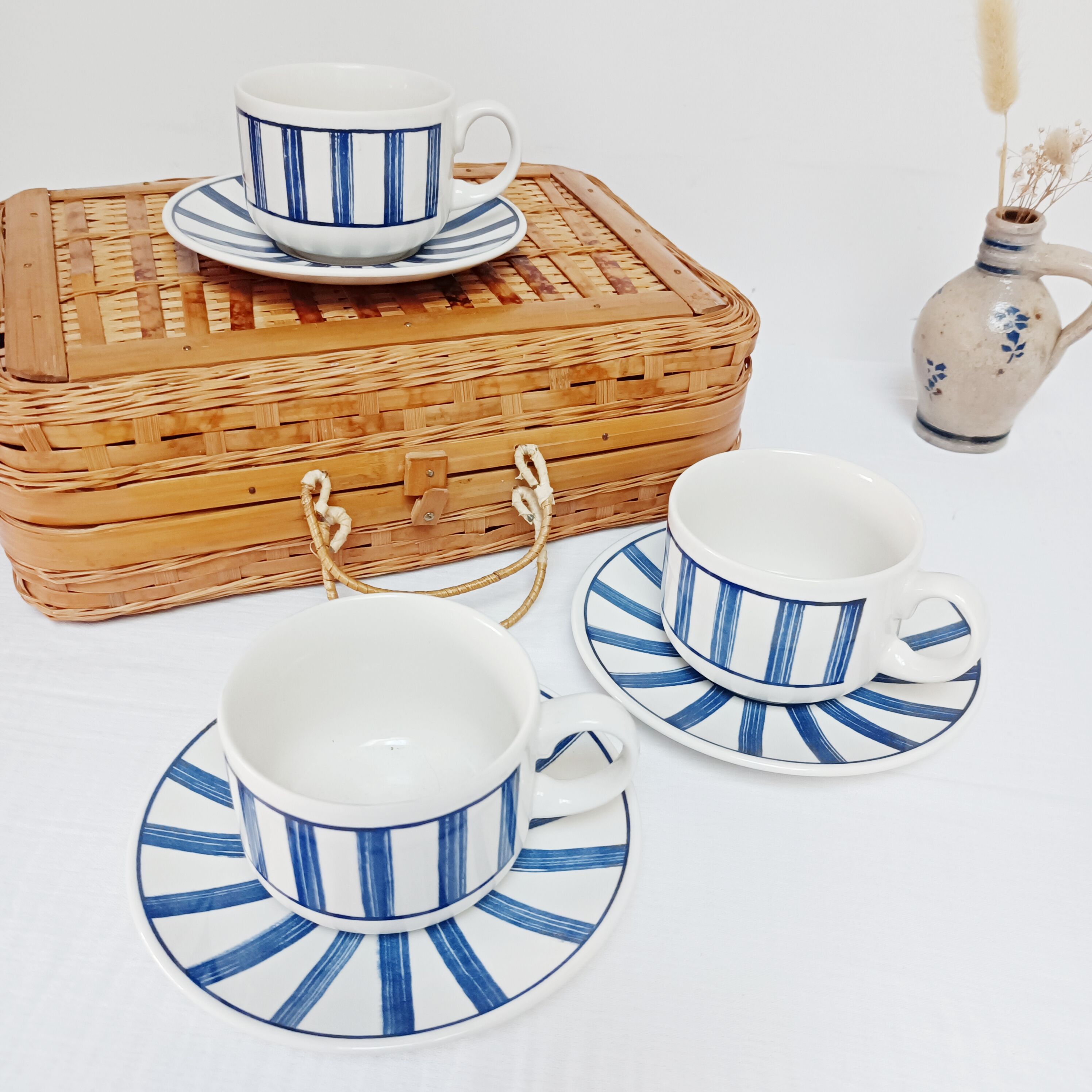 Set of 3 Churchill English cups with blue stripes