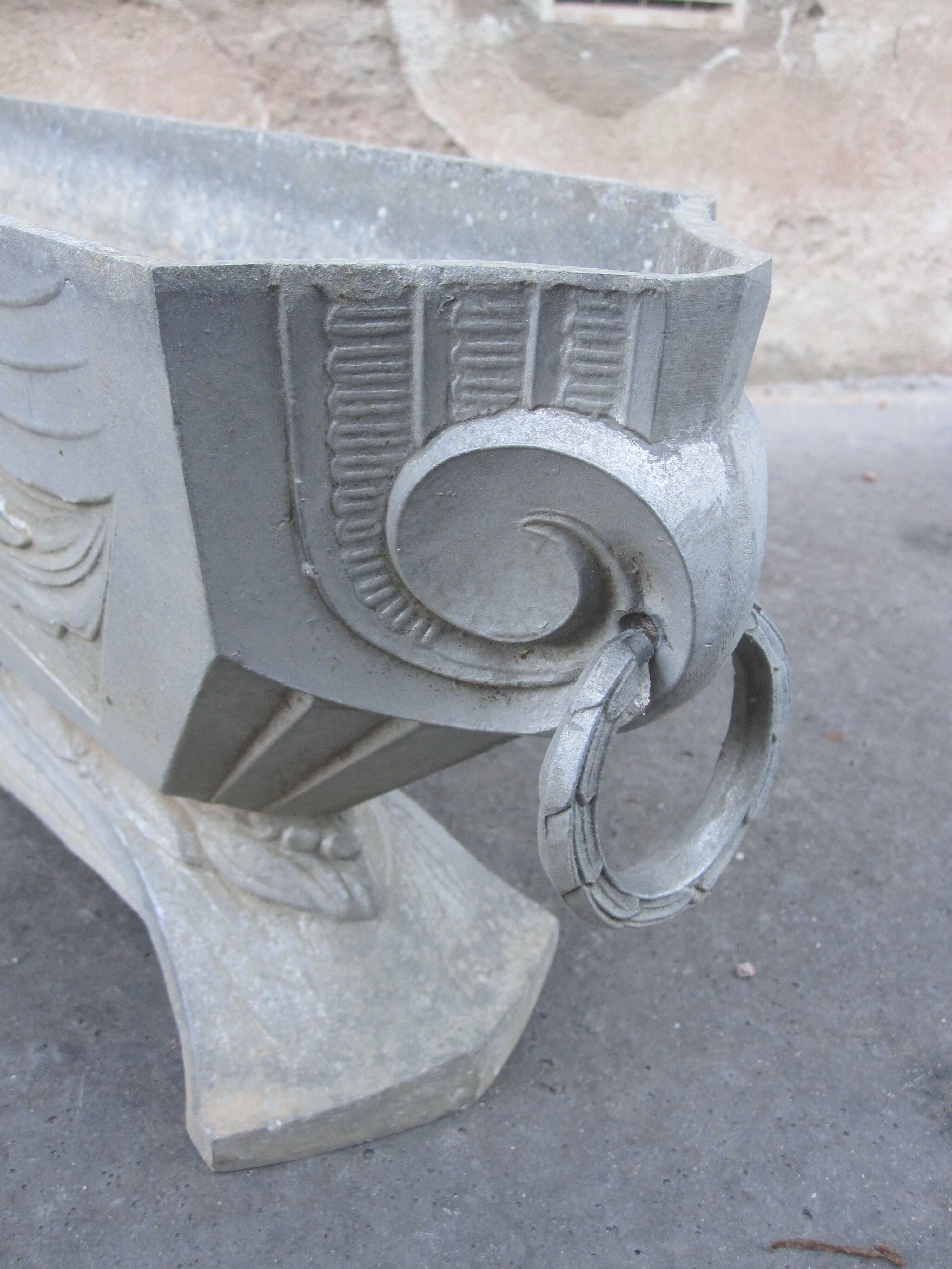 Planter aluminum art deco style