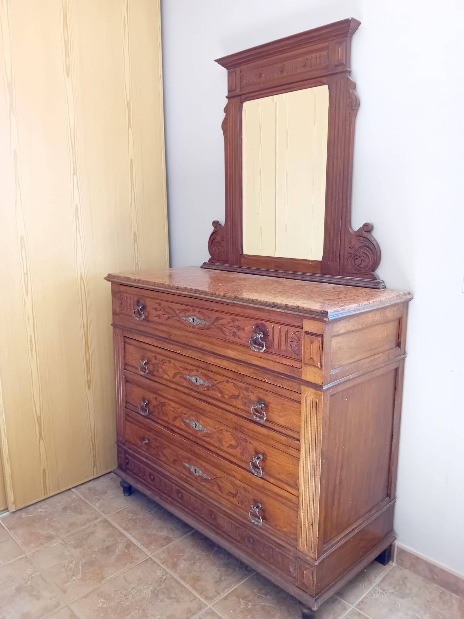 Dressing table
