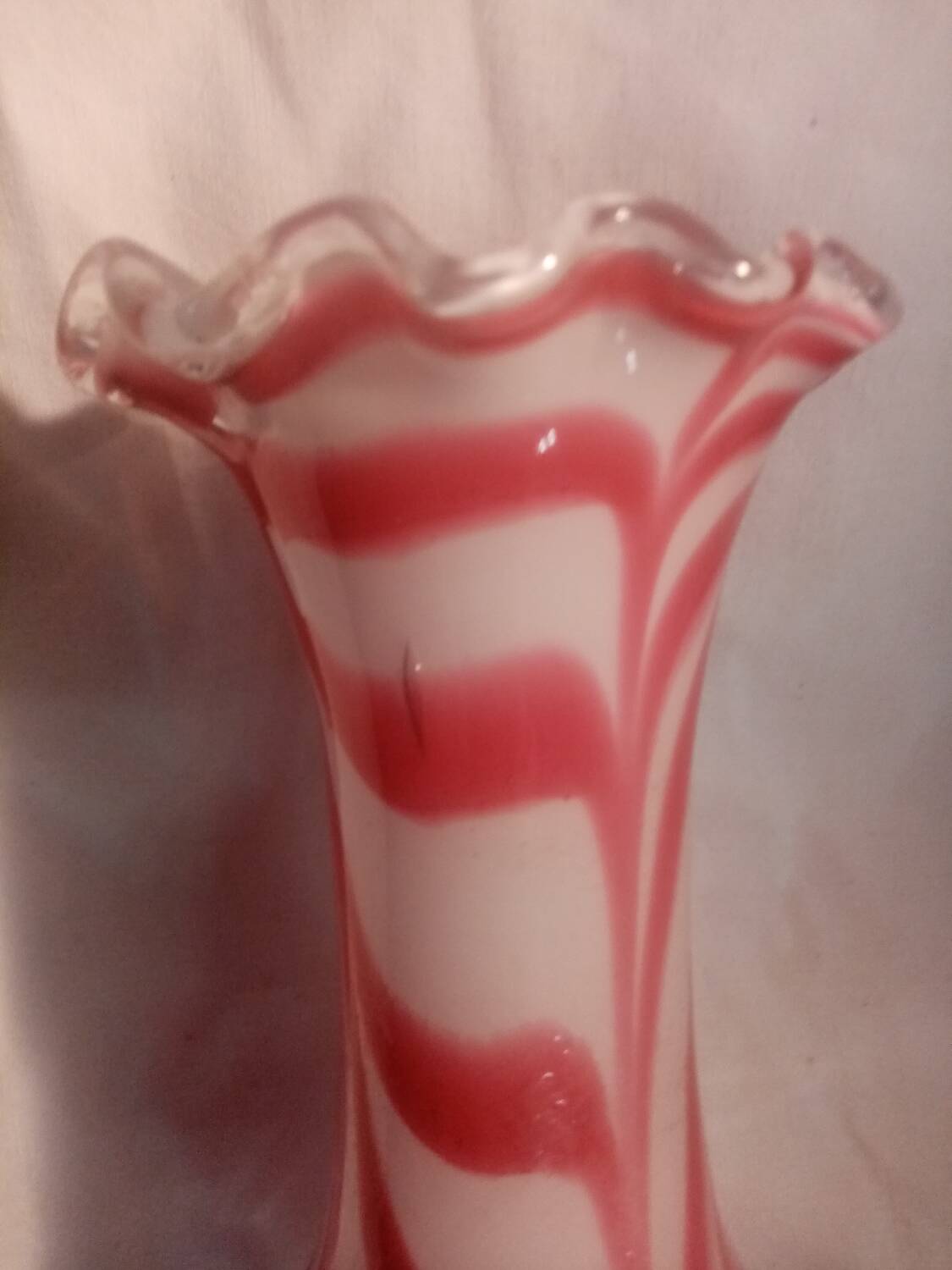 Superb old vase in Clairey mouth-blown glass paste (88)