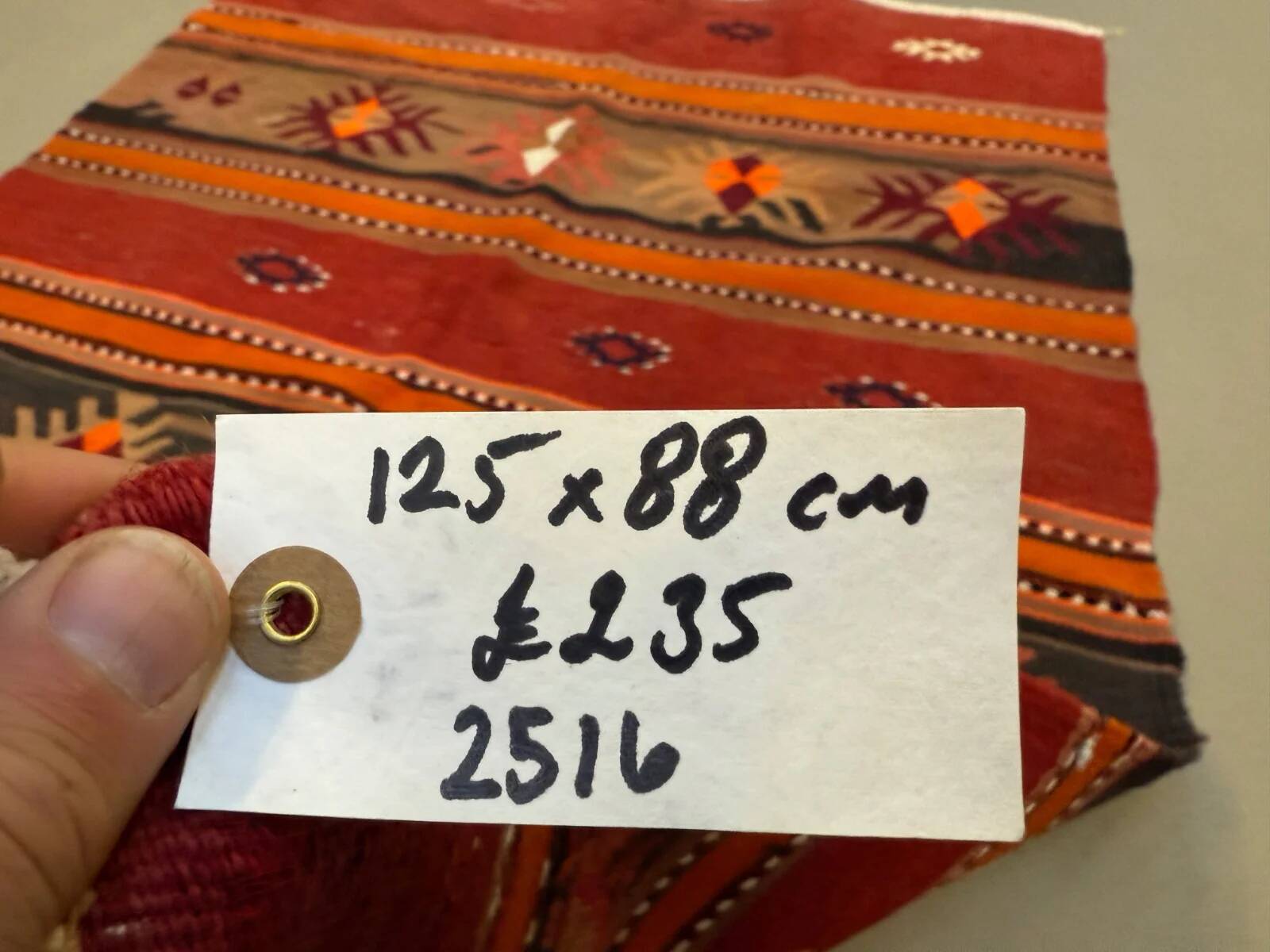 Medium vintage Turkish kilim rug 125x88 cm wool kelim 2516