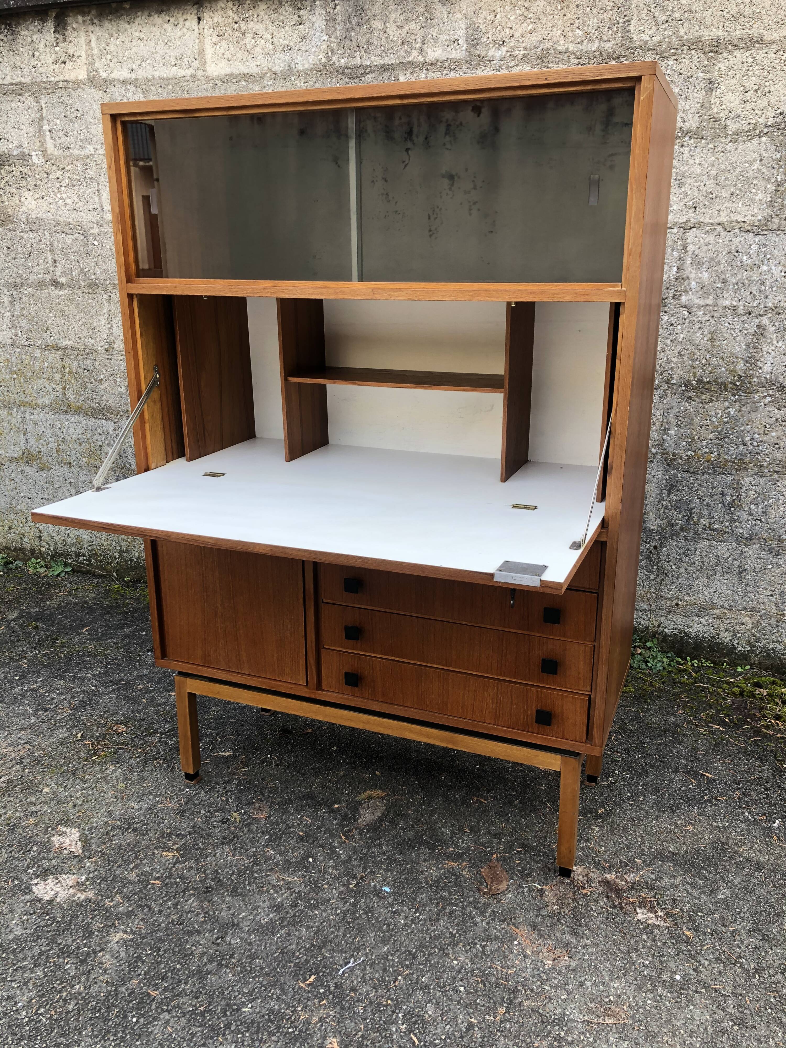 Meuble vitrine danois MDK 1960