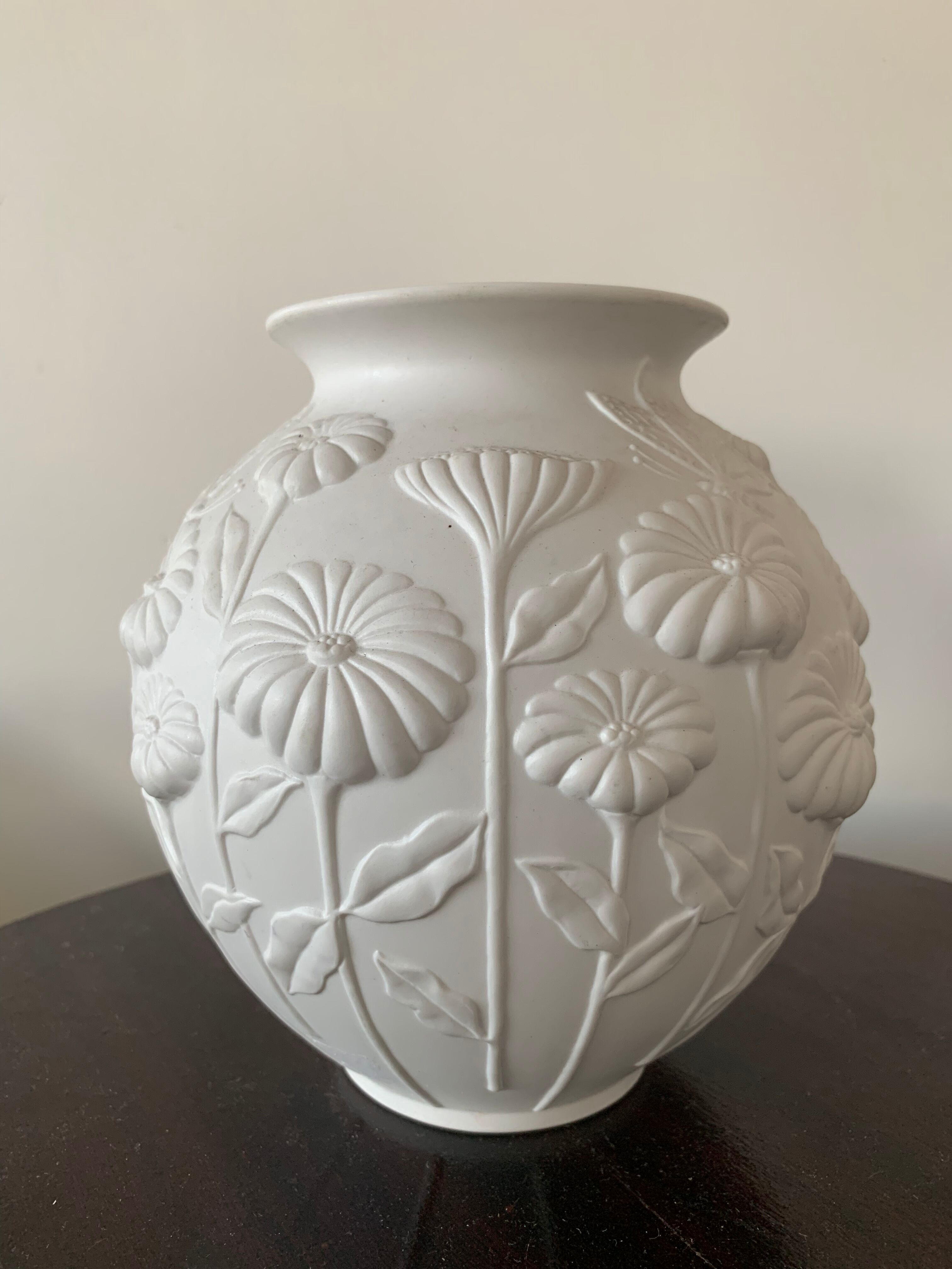 Kaiser biscuit vase by M.Frey