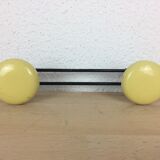 Double wall hook vintage yellow balls