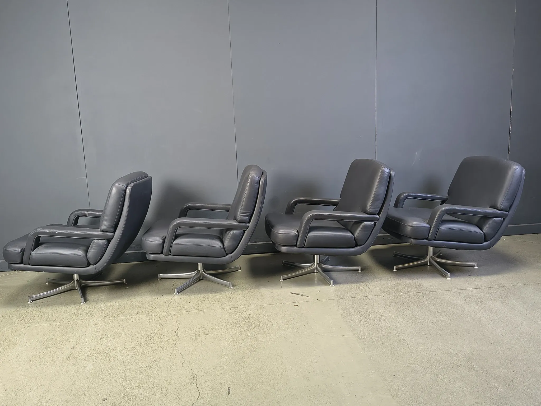 Set of 4 swivel chairs by Bernd Munzebrock for Walter Knoll, 1970s