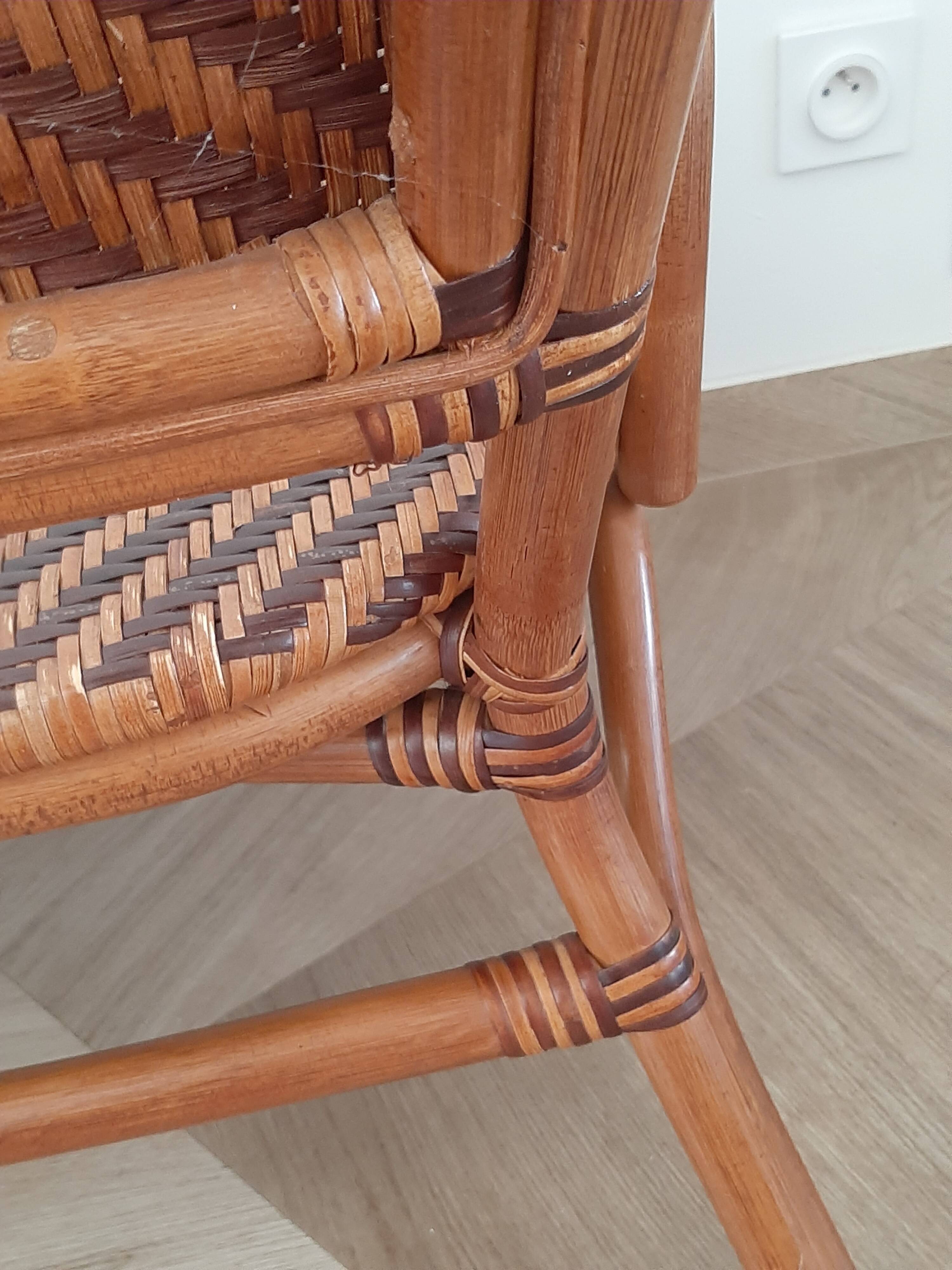 Vintage -Braided rattan sofa - chevron pattern