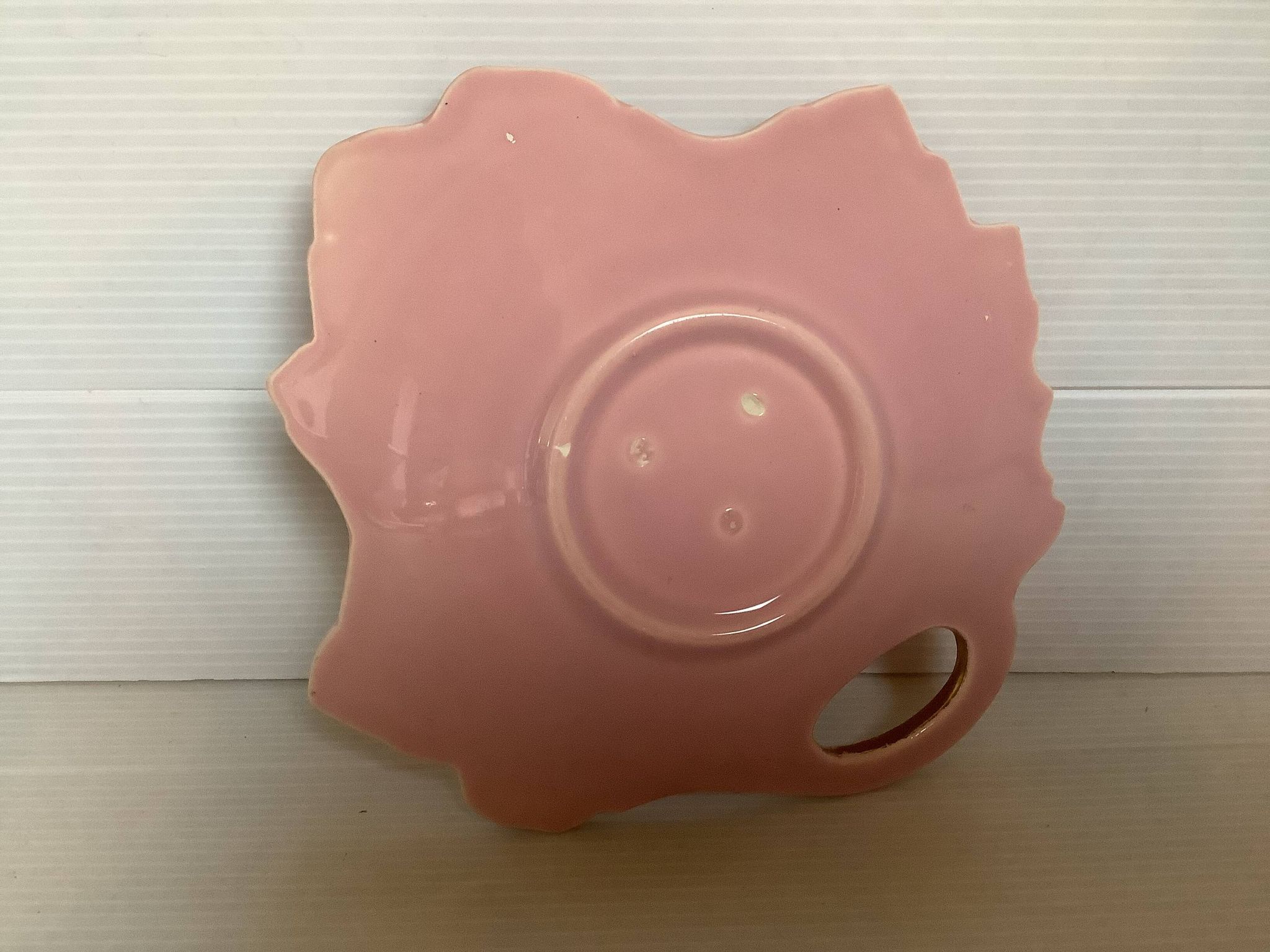 Vide-poche, baguier en forme de feuille rose et dorée
