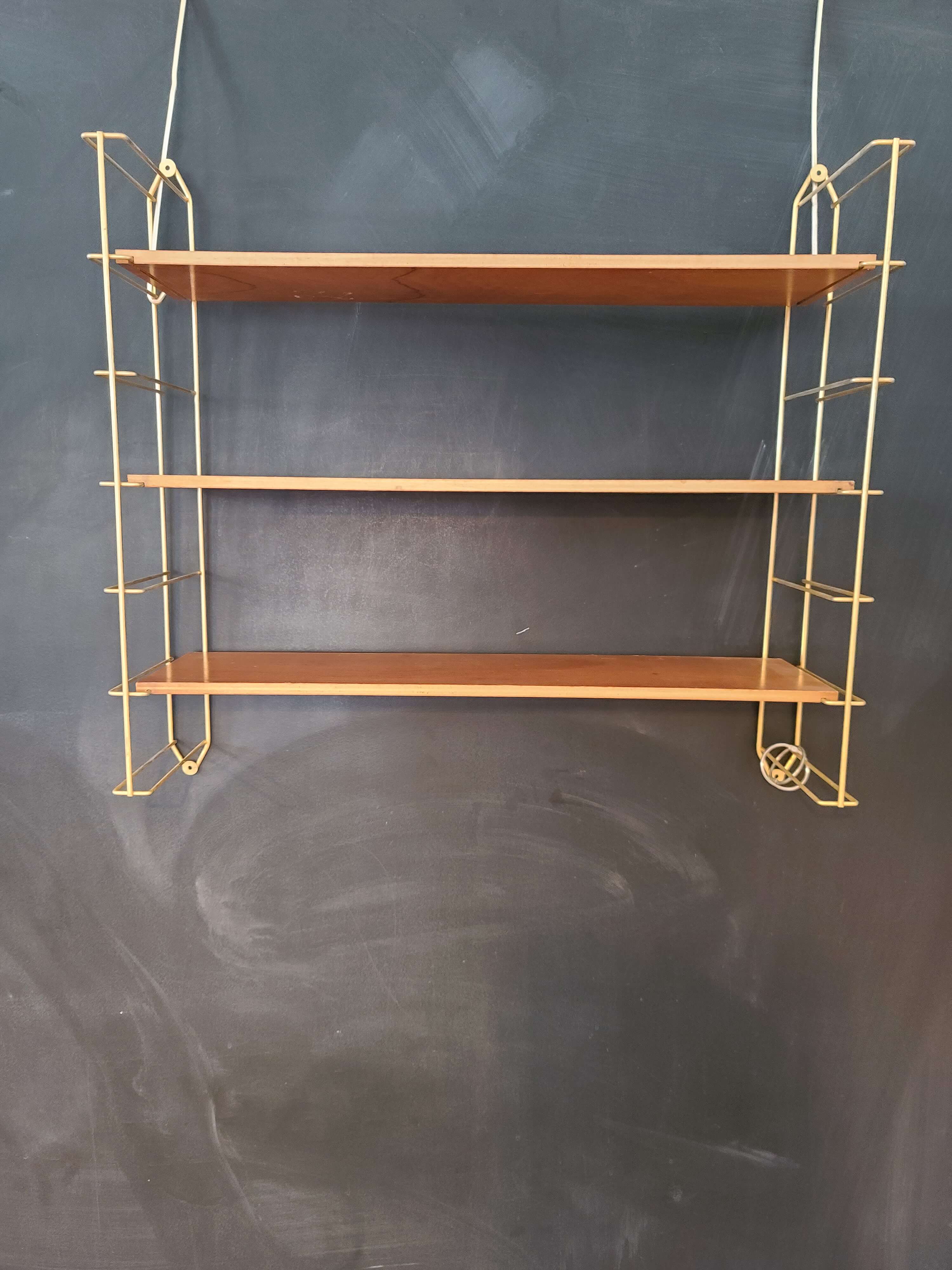Tomado style shelf / String