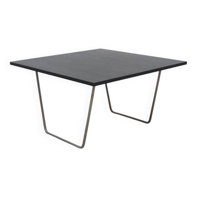 Table basse rare 'Bachelor' par Verner Panton pour Fritz Hansen, années 1950.