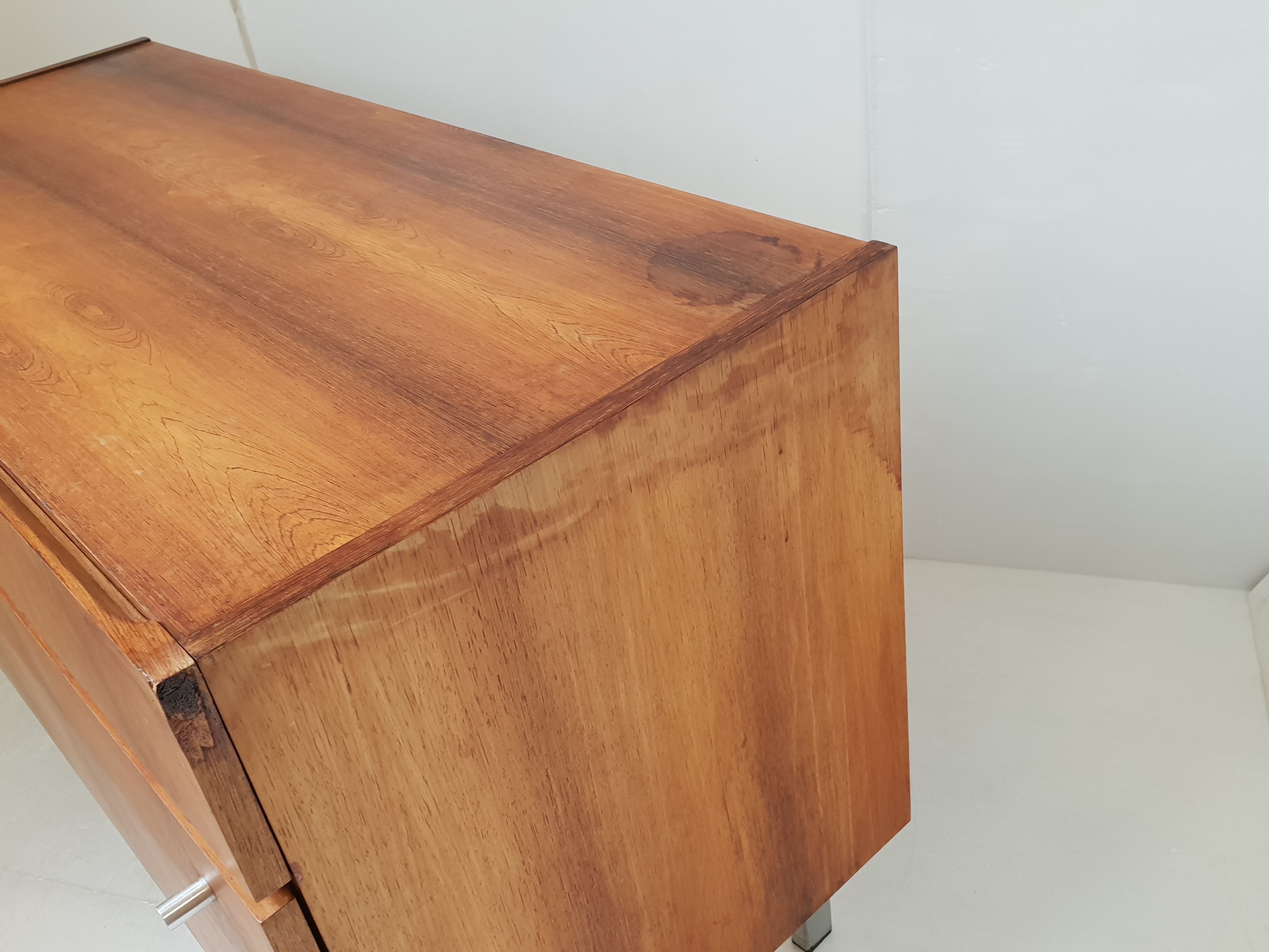 1960 chest of drawers