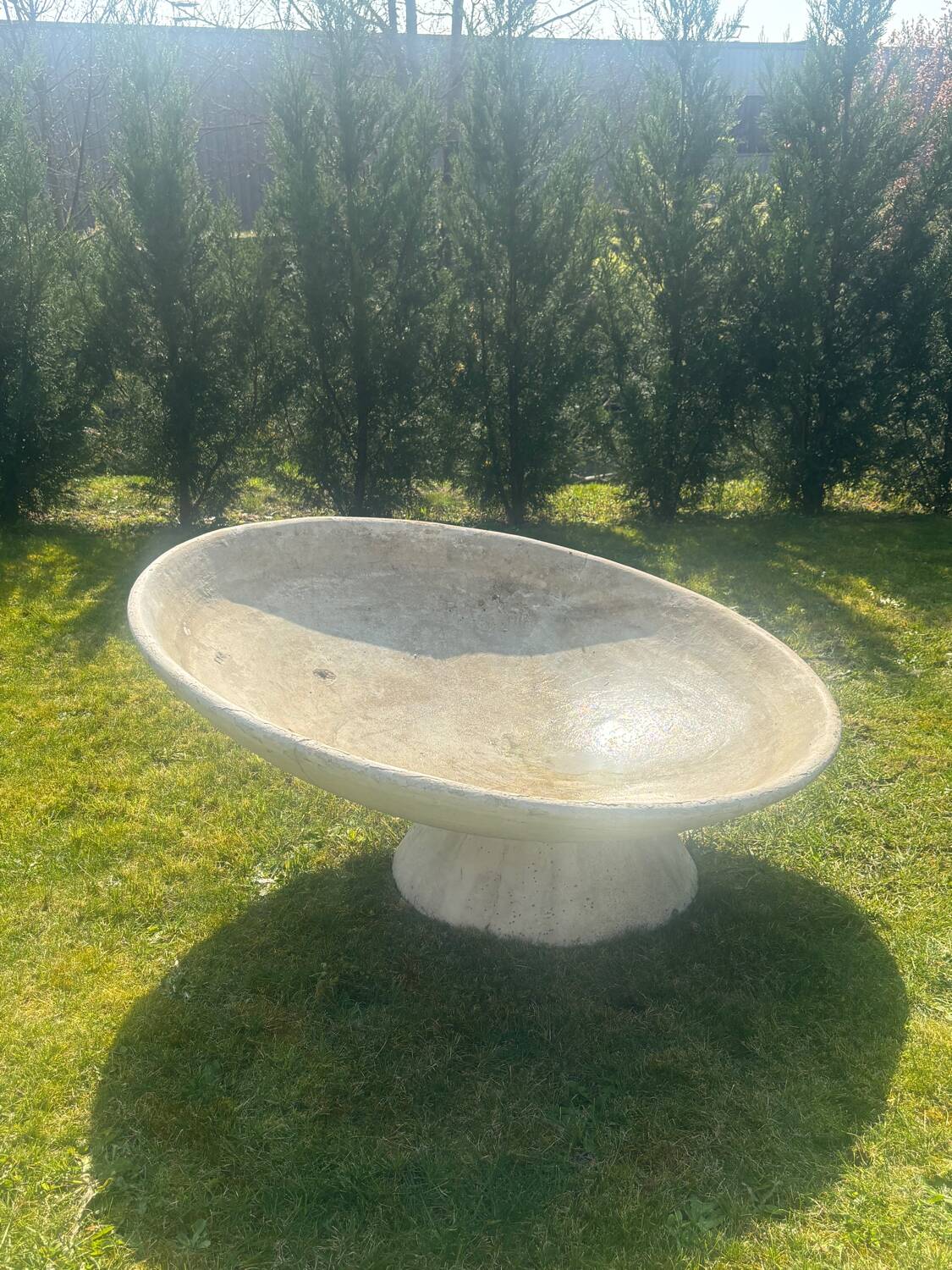 Outdoor planter pot