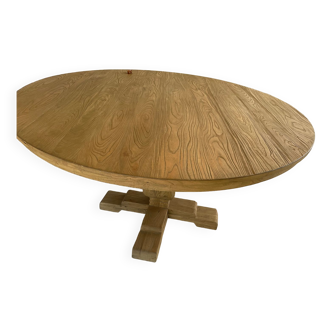 Round table for 6 to 8, in elm with central foot