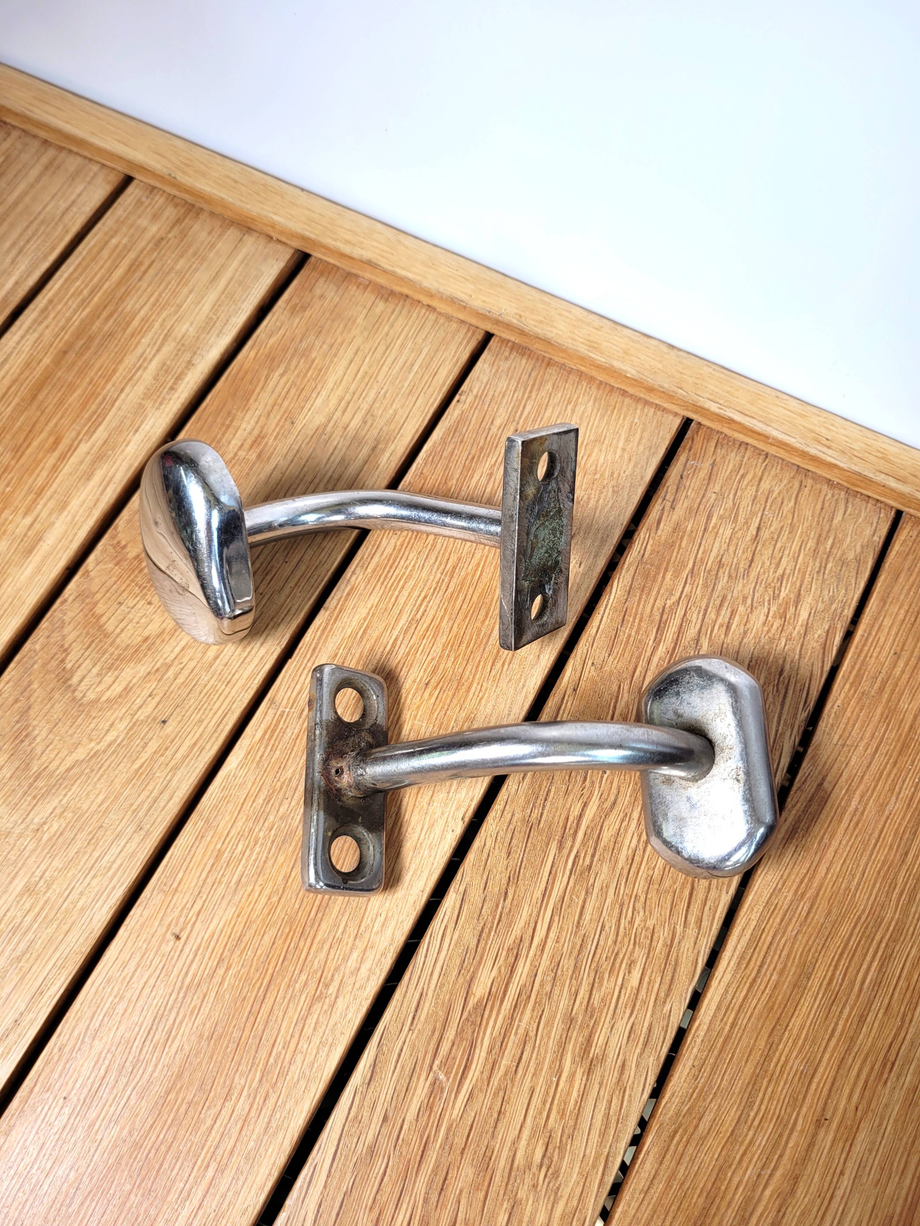 Pair of old sncf hooks 3