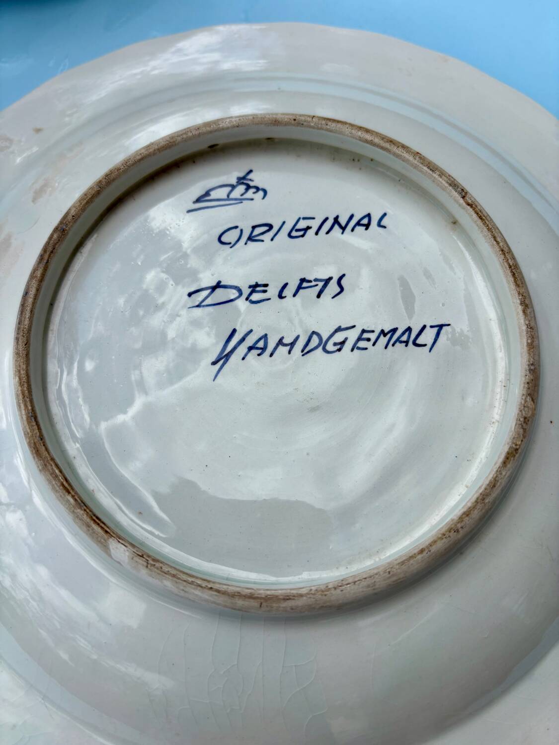 Delftware plate – Hand-painted floral decoration