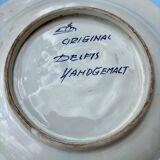 Delftware plate – Hand-painted floral decoration