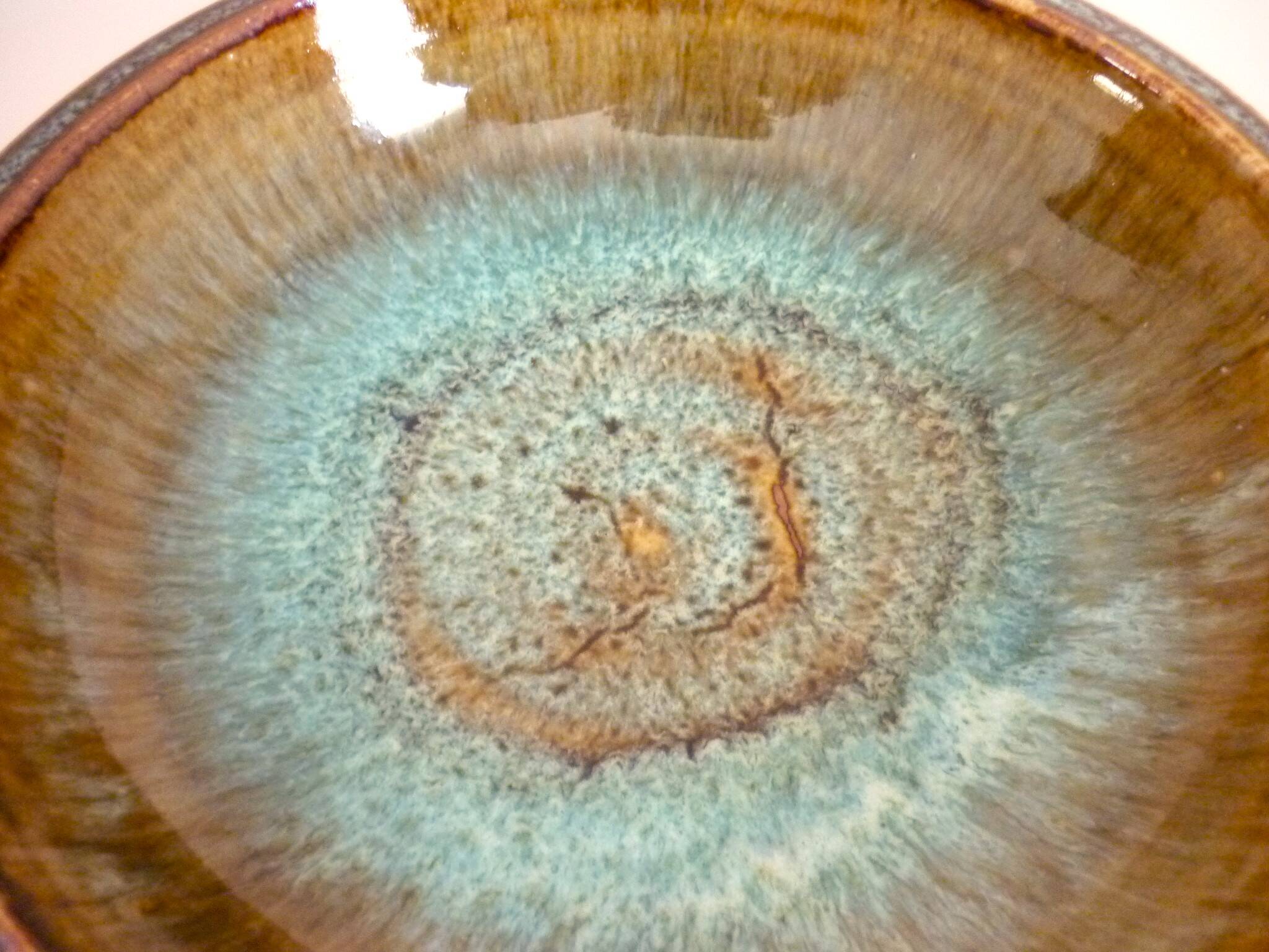 Vide poche, bol évasé ou coupe, céramique émaillée flammée, signature à identifier