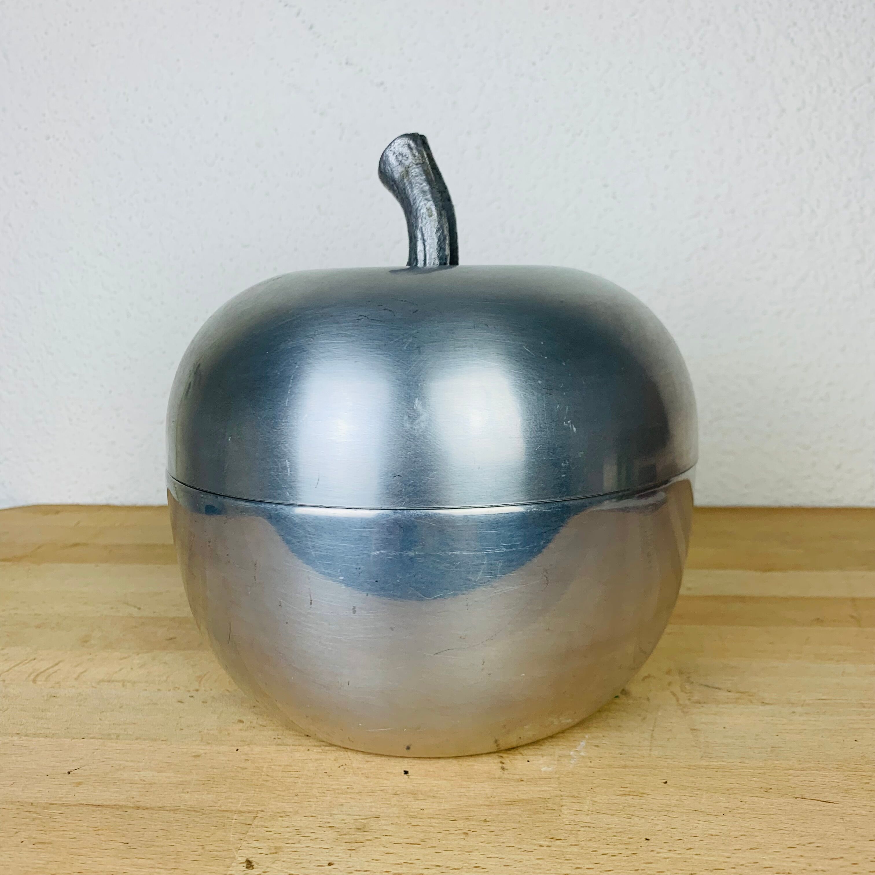 Ice bucket apple aluminum 70s