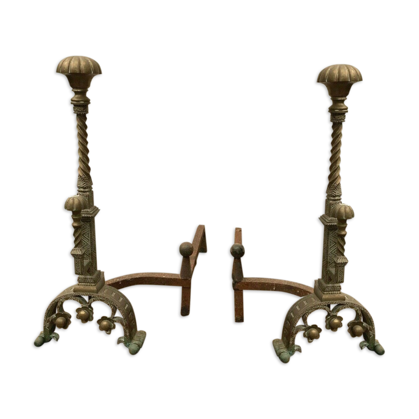 Pair of channels in 20th century chiseled bronze