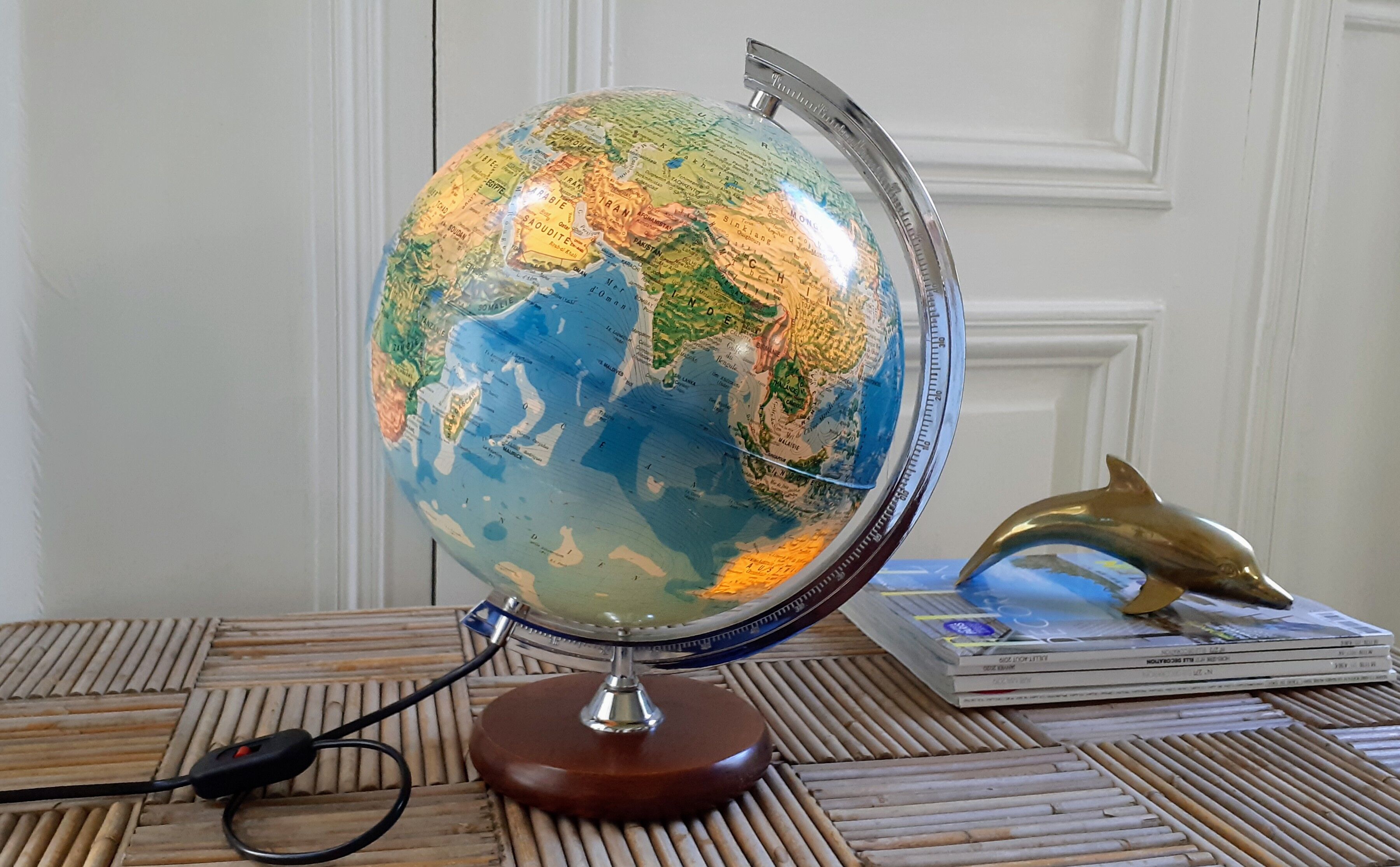 World map bright globe