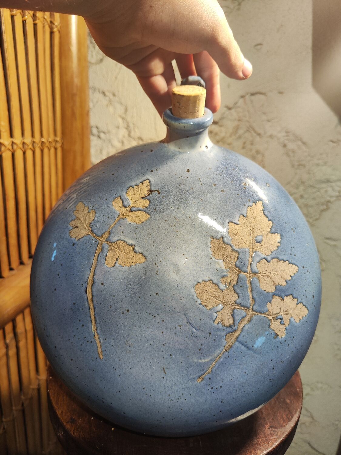 Wall vase la borne, contemporary sandstone