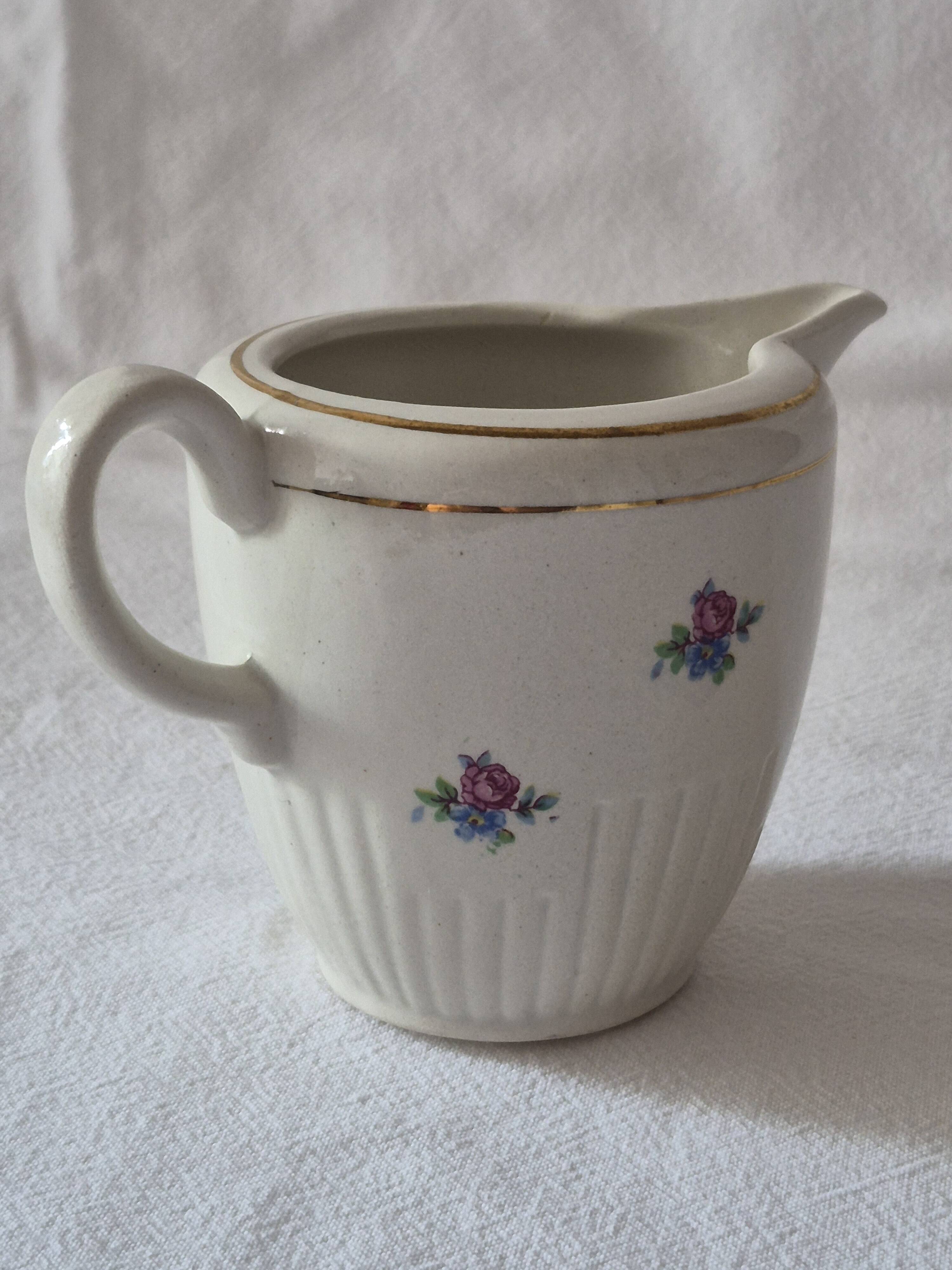 Cream jug half-porcelain Lunéville Keller and Guerin A586