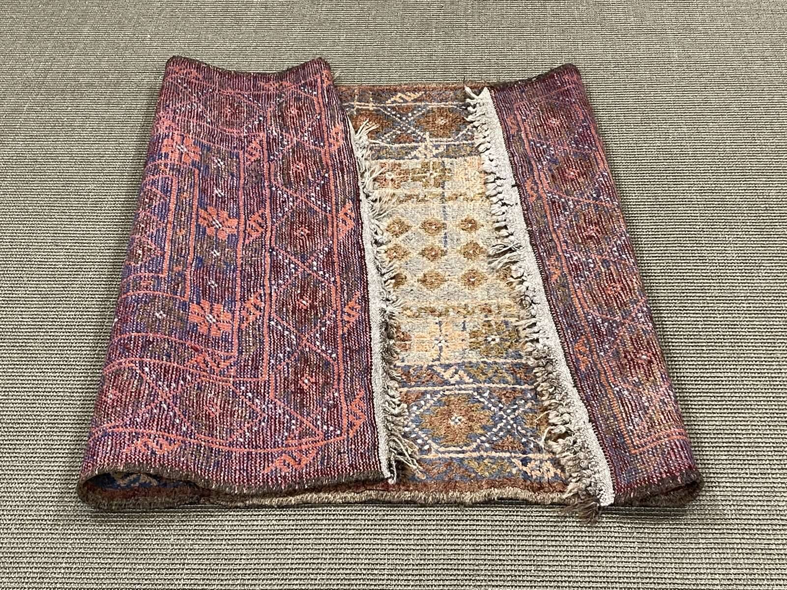 Handmade Afghan Wool Rug - 1m35 x 89cm