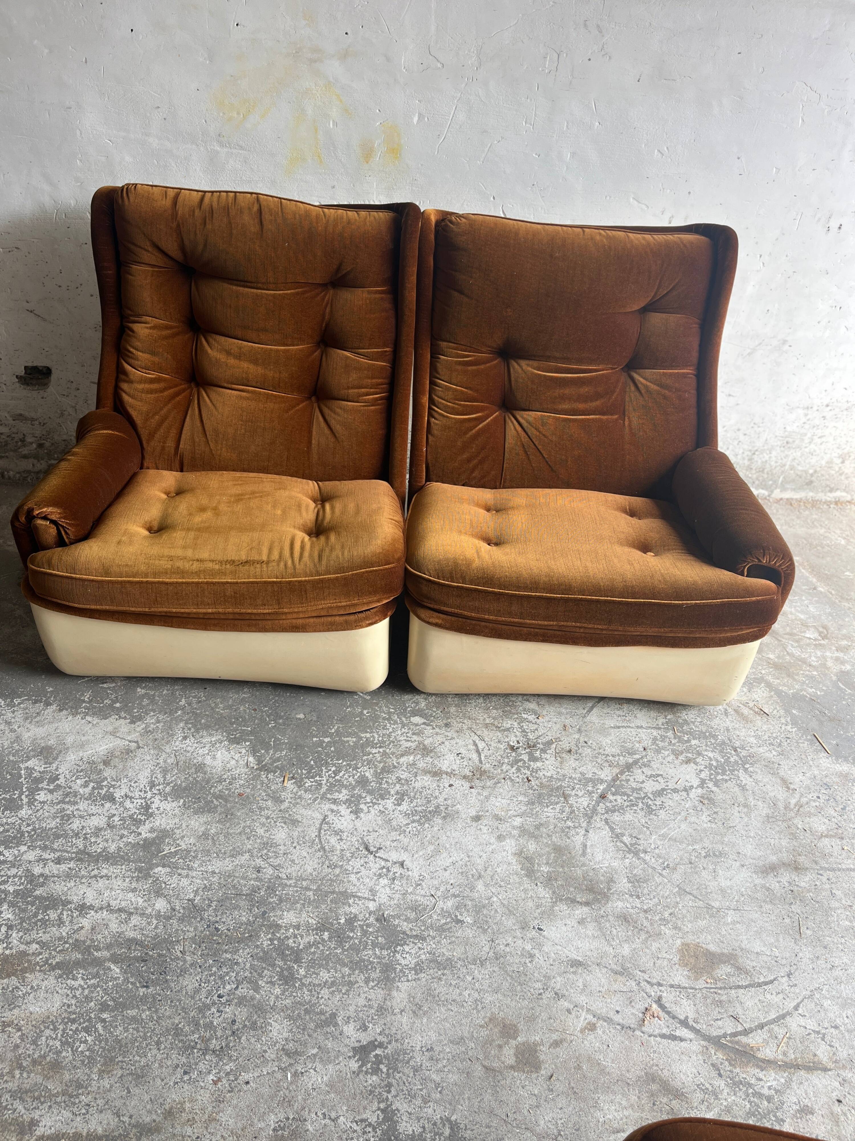 Canapé modulable 4 places Airborne années 1970 — Coussins en velours marron et coque en ABS crème
