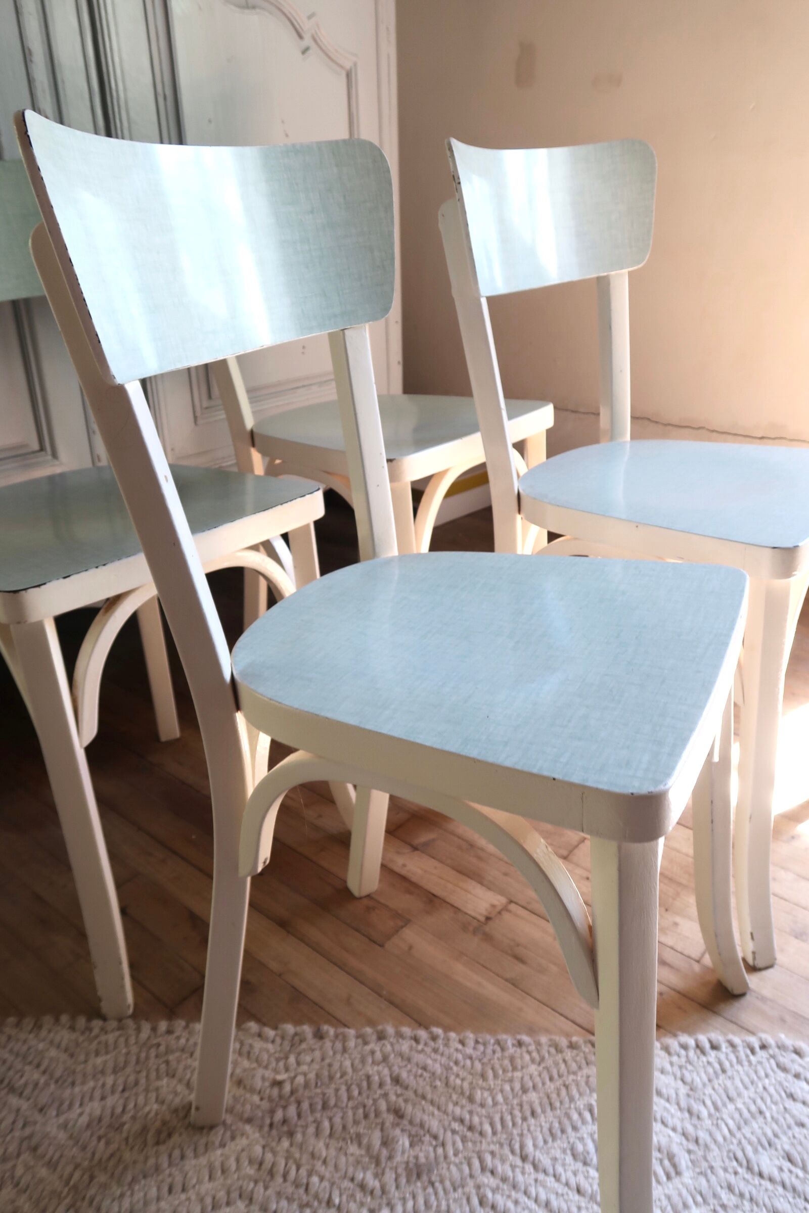 Lot de 4 chaises bistrot Baumann en bois et formica