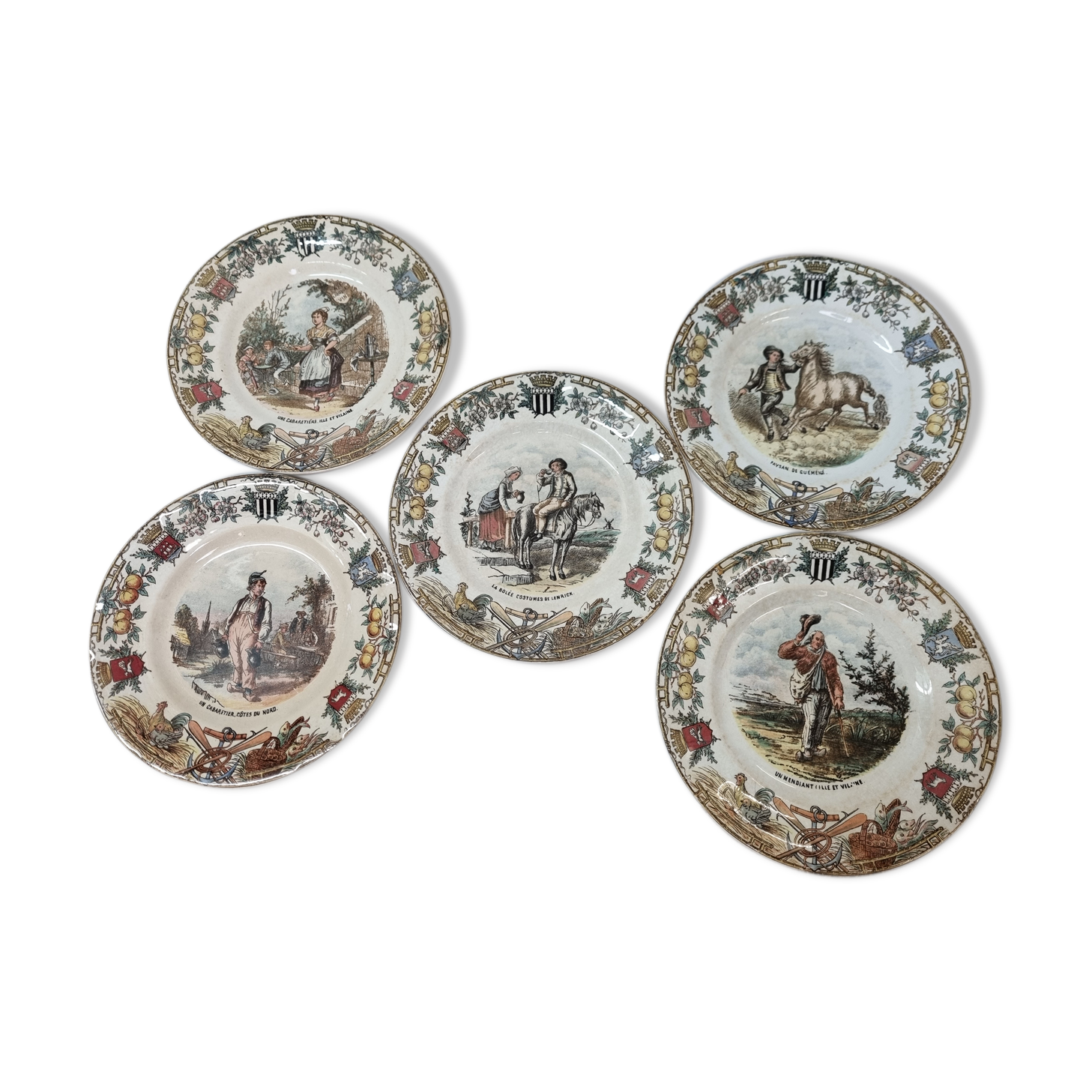 Sarreguemines earthenware plates: the Bretons