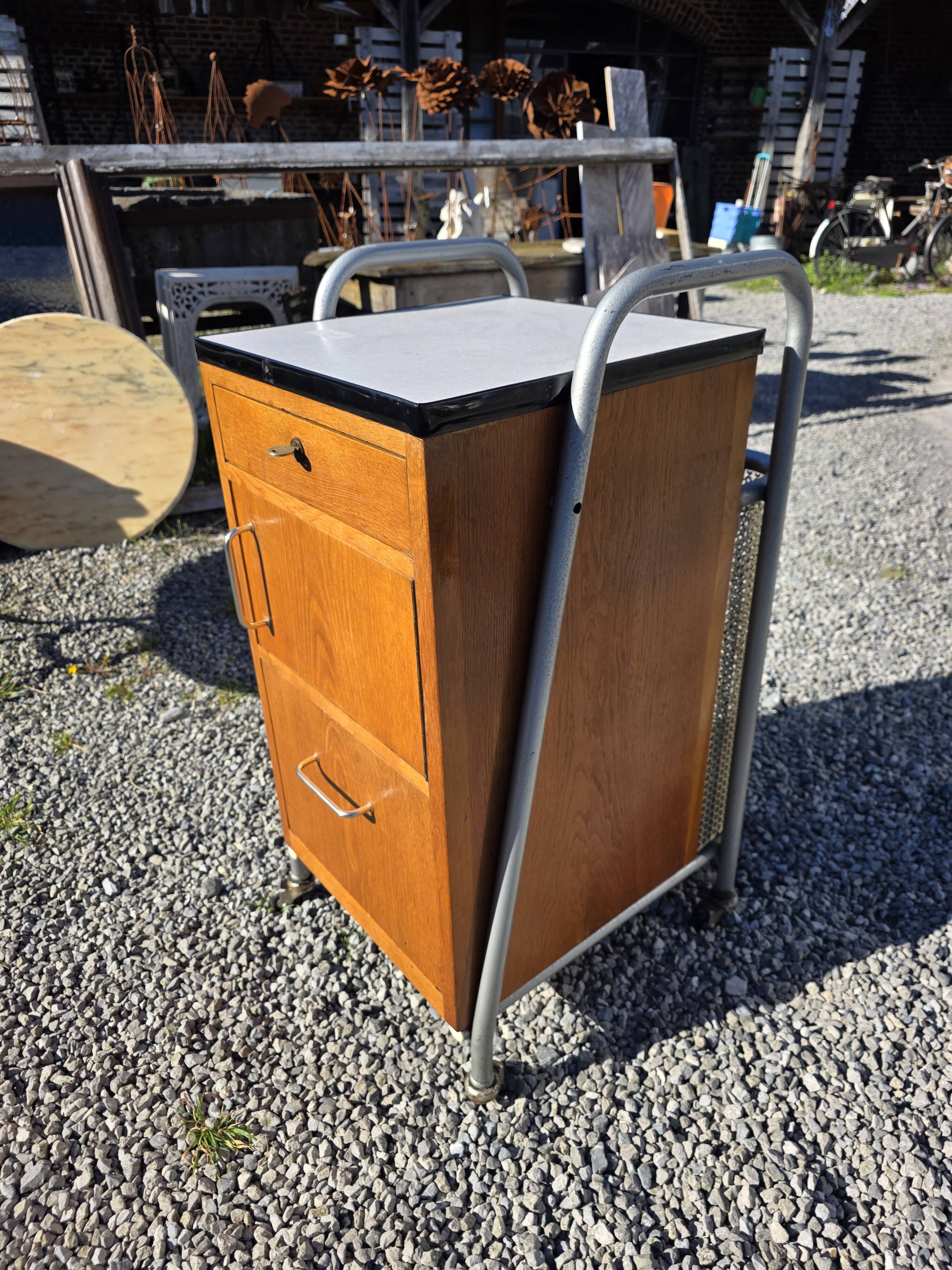 Meuble de bureau médical ETS Hordoir en chêne des années 60