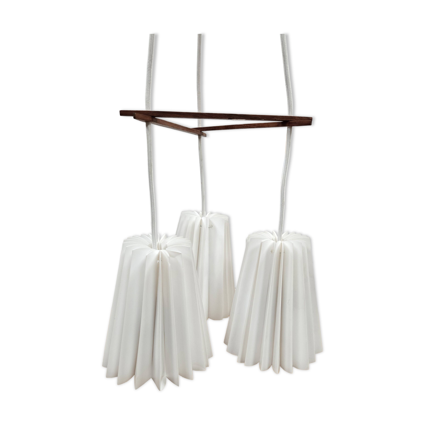 Scandinavian three-light suspension