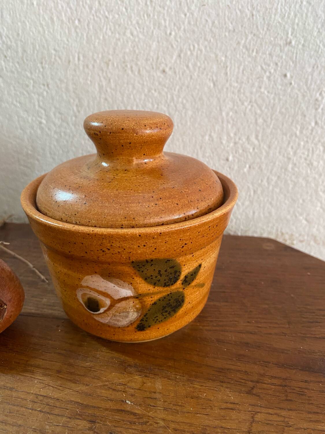 Saint-Amand stoneware sugar bowl, Rimini model.