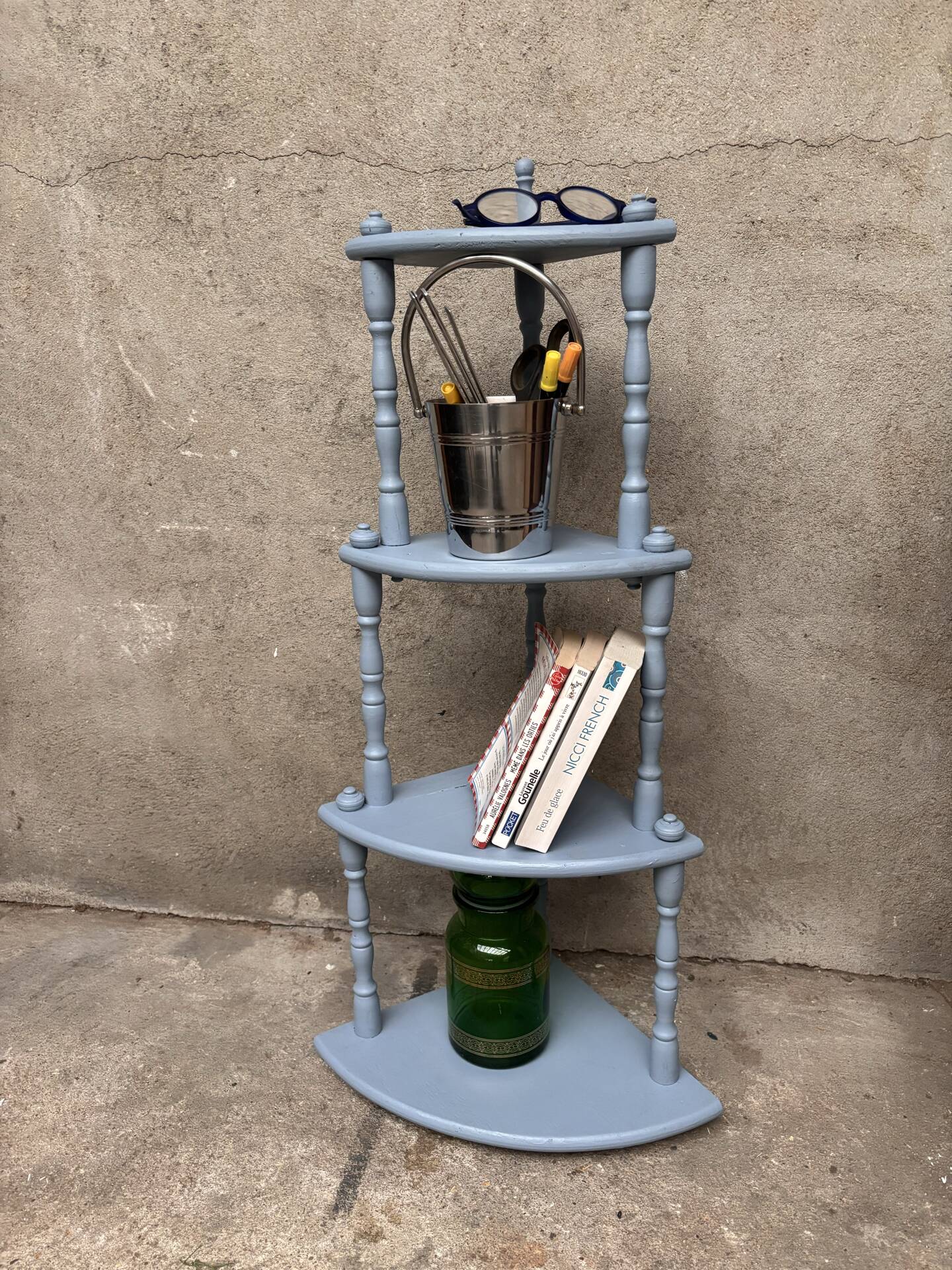 Antique corner shelf on legs