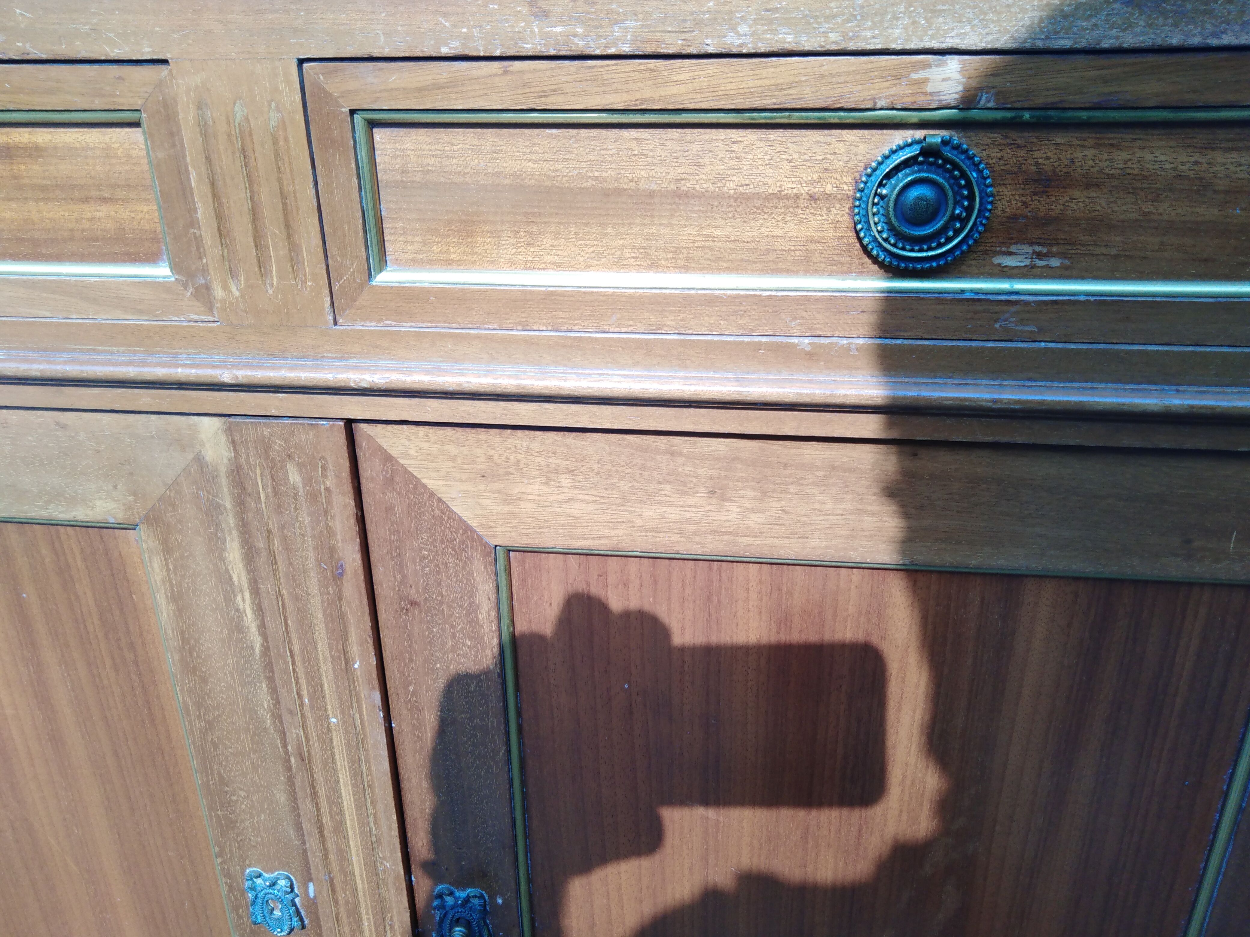 Small mahogany buffet on marble, Louis XVI style, 60s, in its juice!