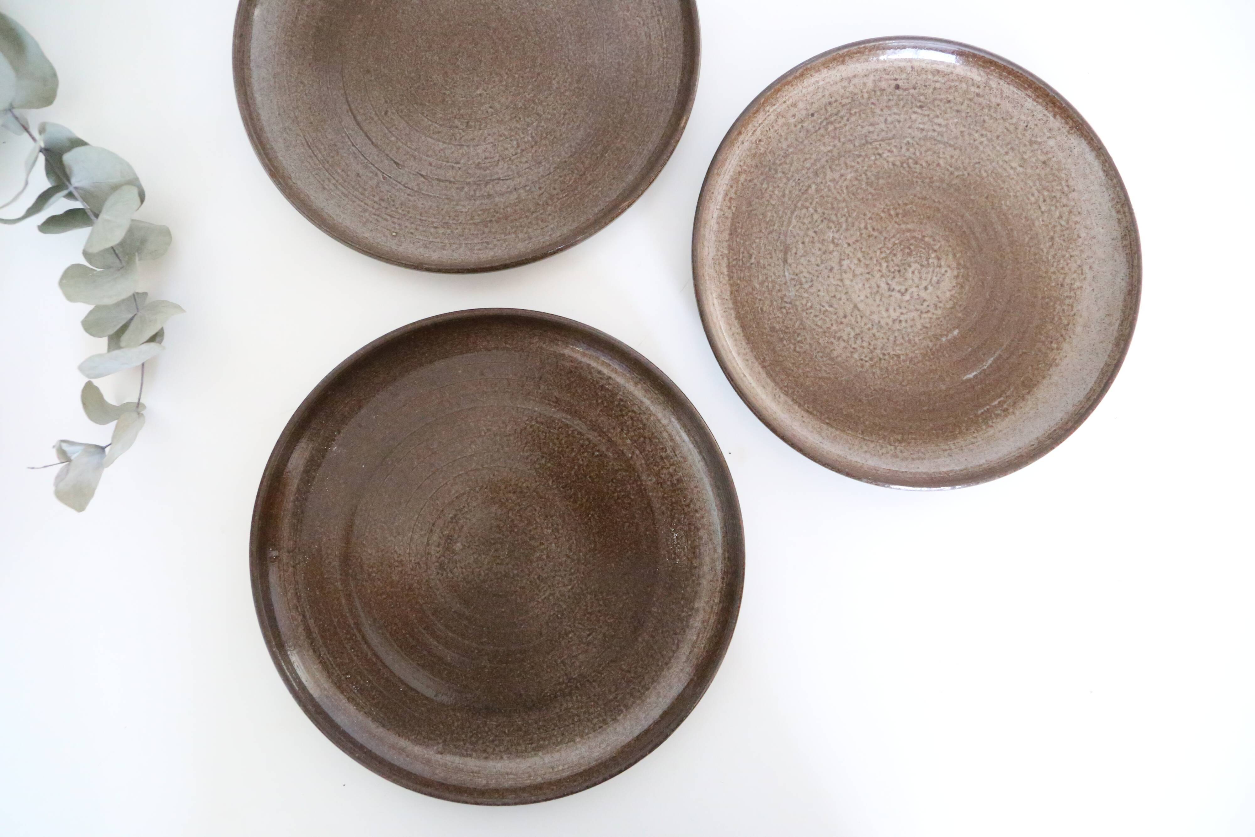 Flat plates x3, artisanal pottery, France