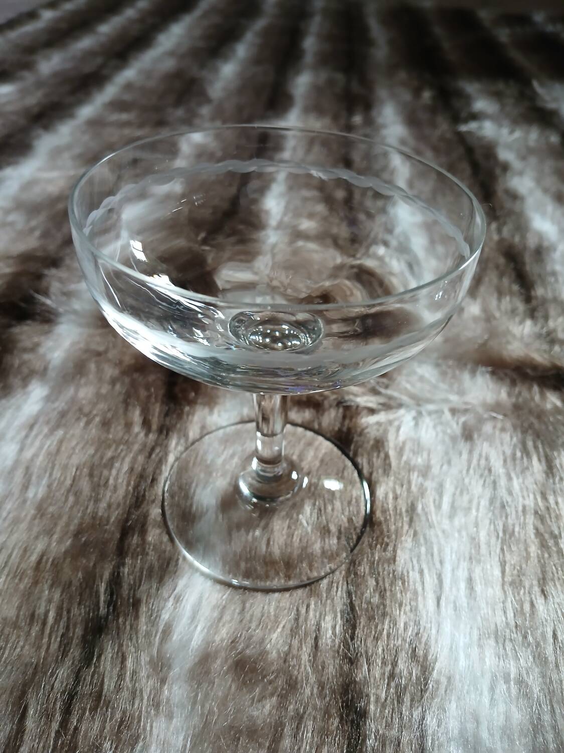 8 mismatched vintage champagne coupes